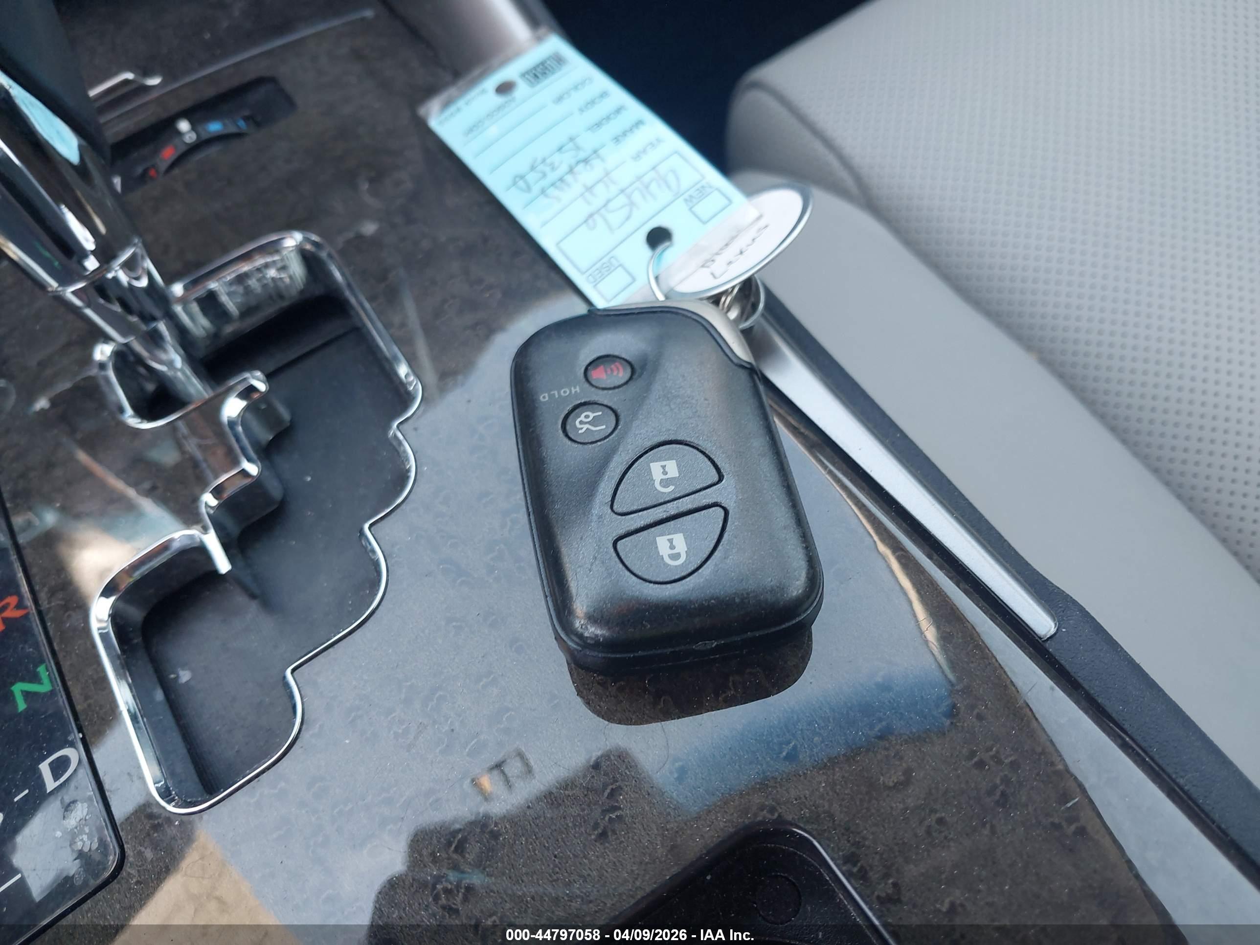 LEXUS IS image 11