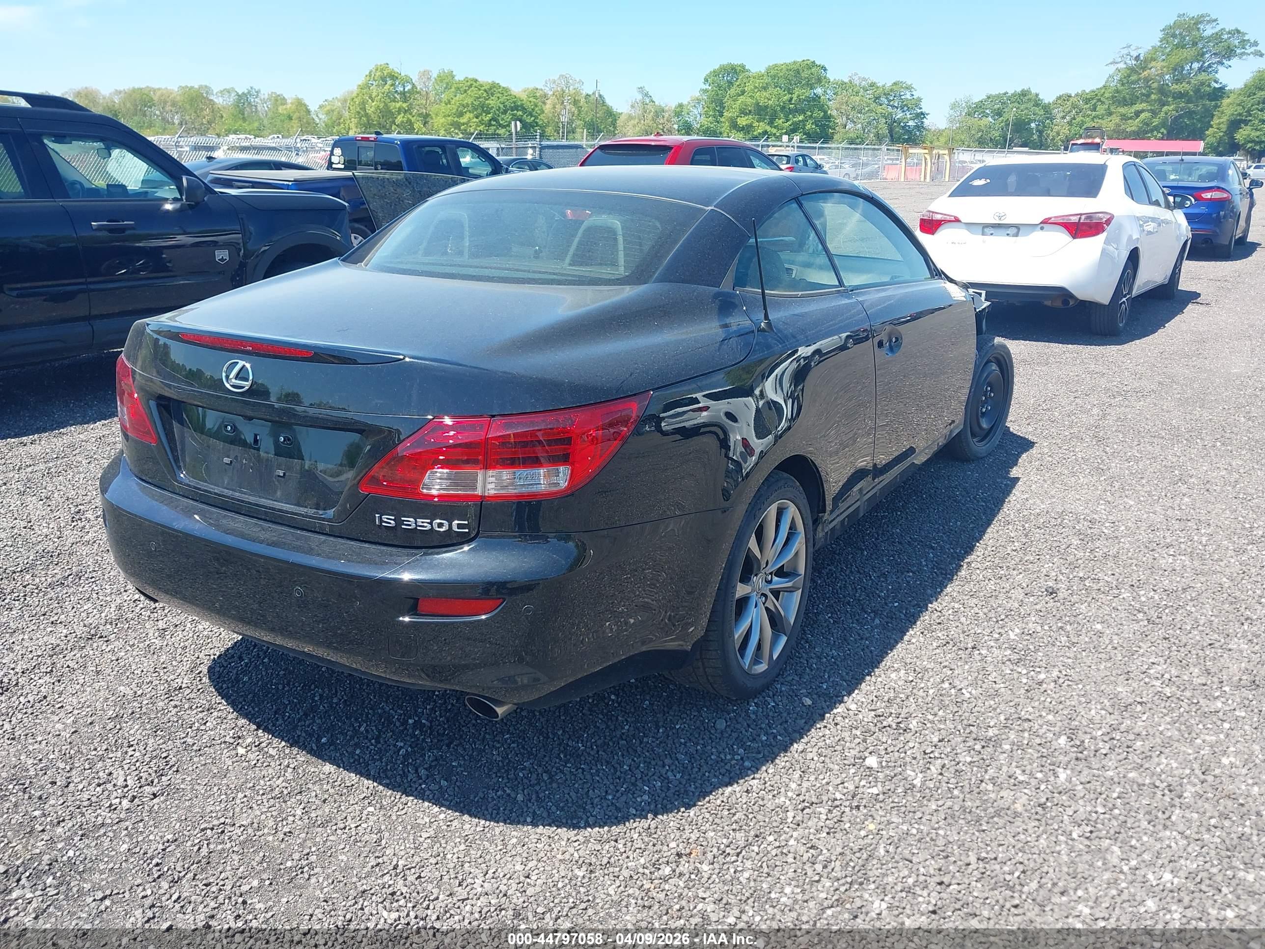 LEXUS IS image 4