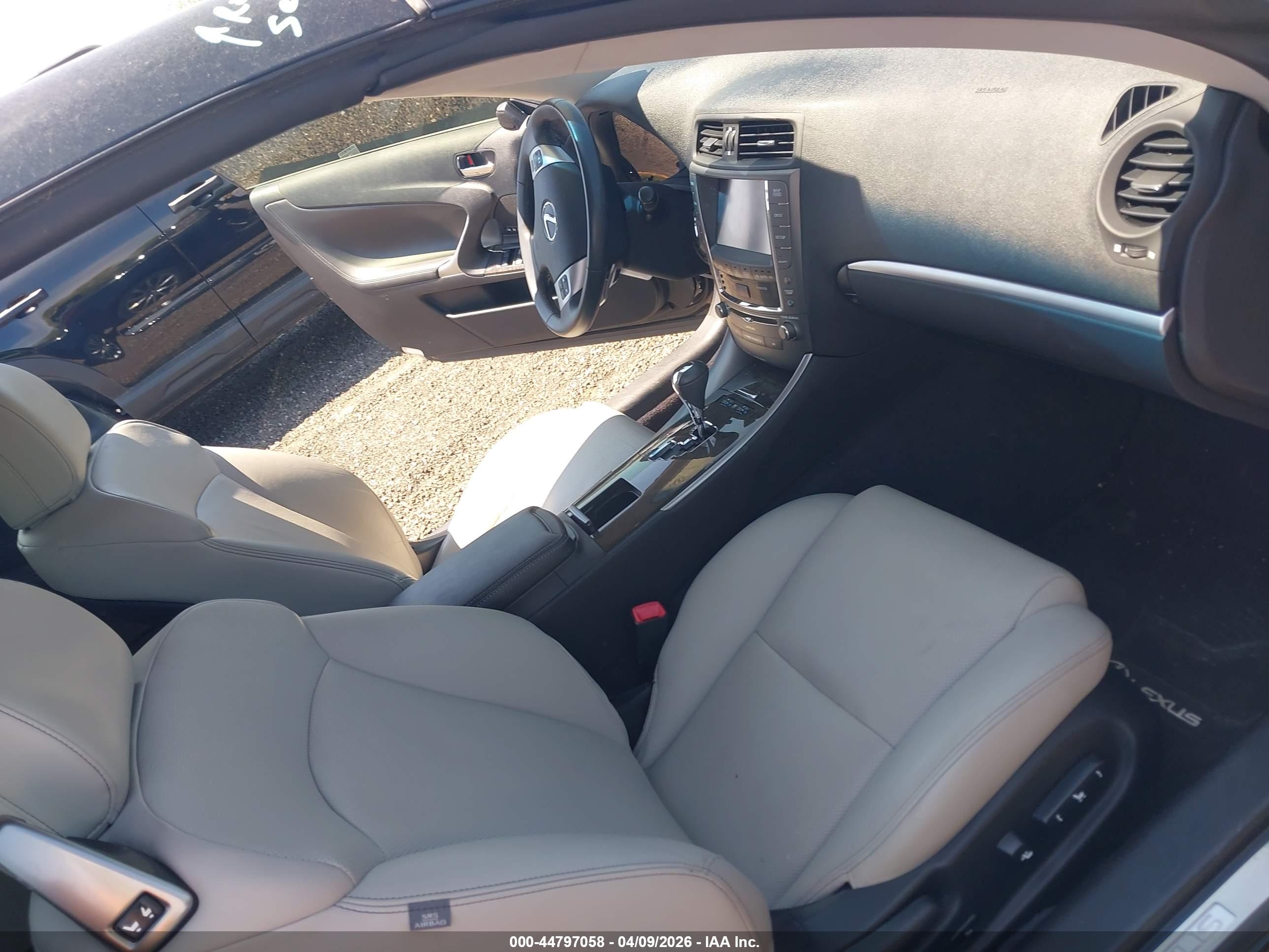 LEXUS IS image 5