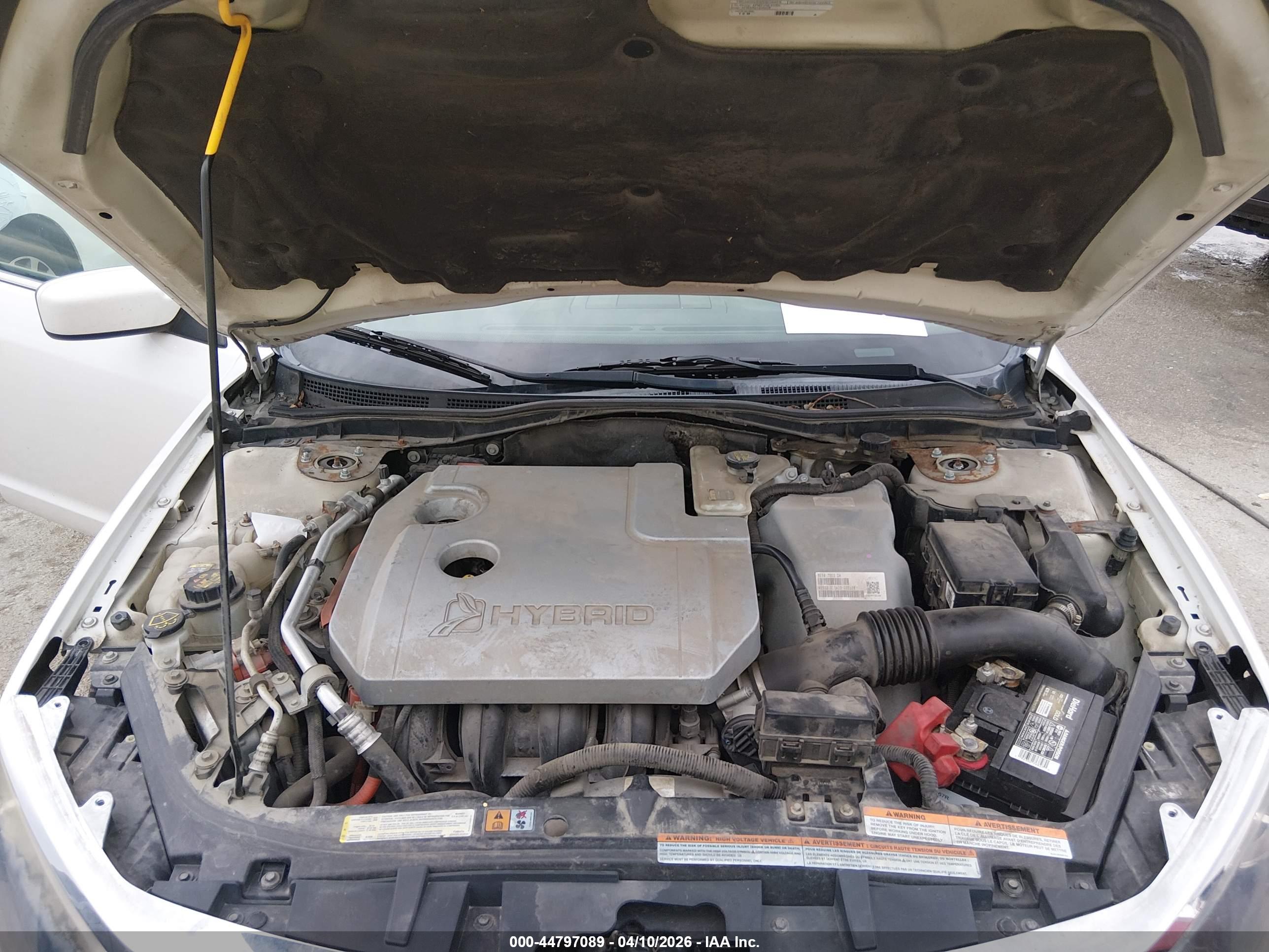 FORD FUSION image 10