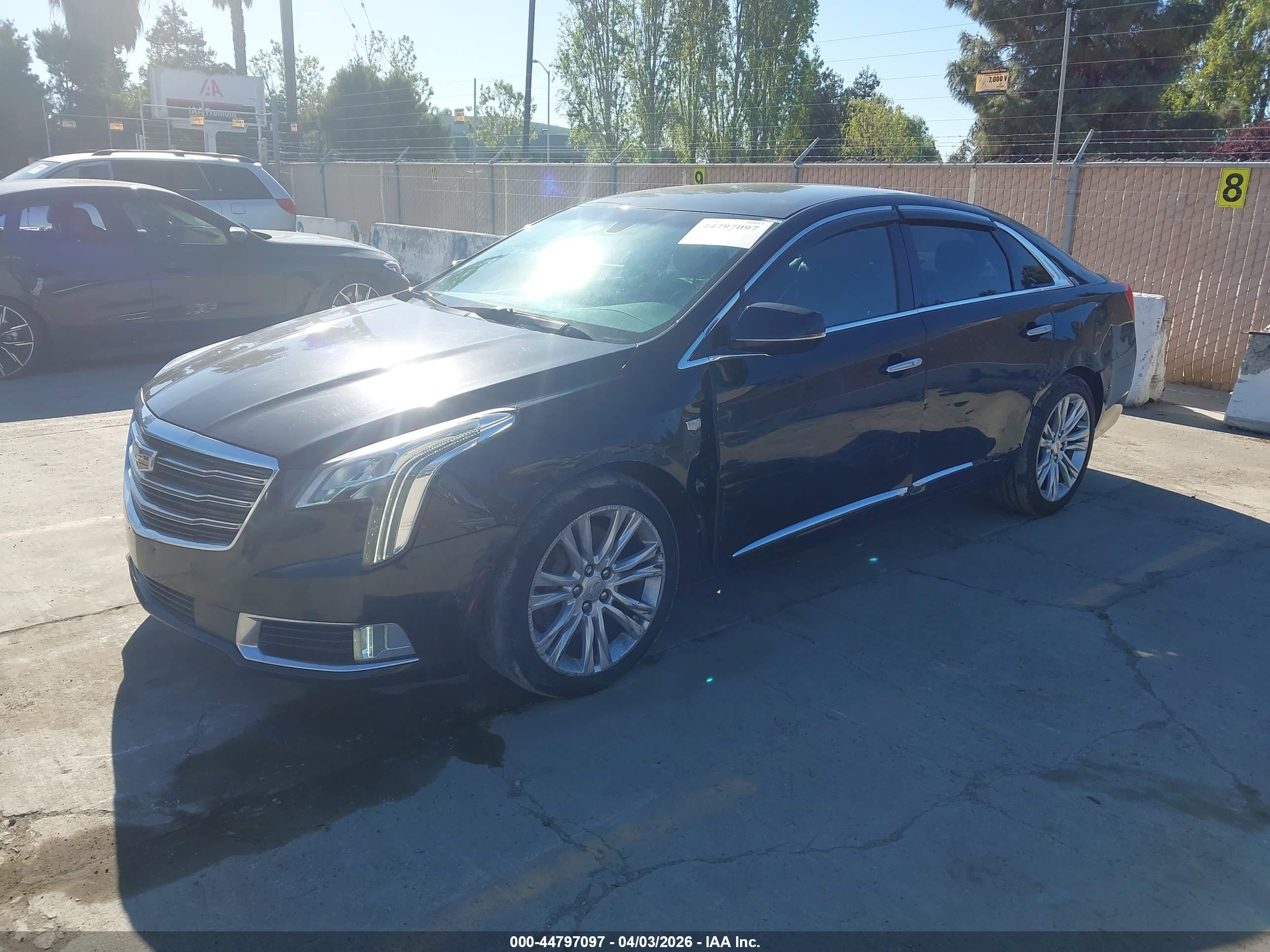CADILLAC XTS image 2