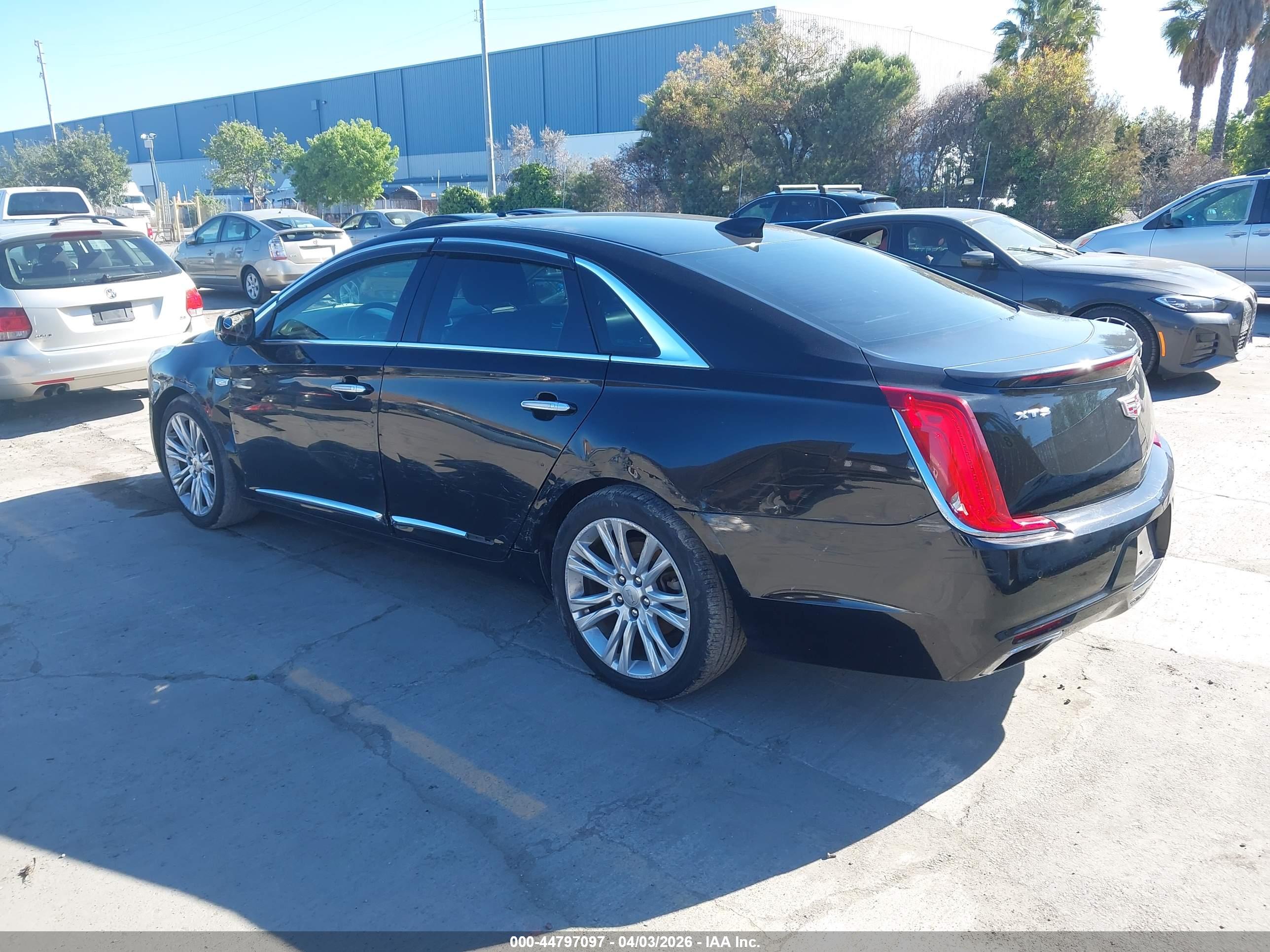 CADILLAC XTS image 3