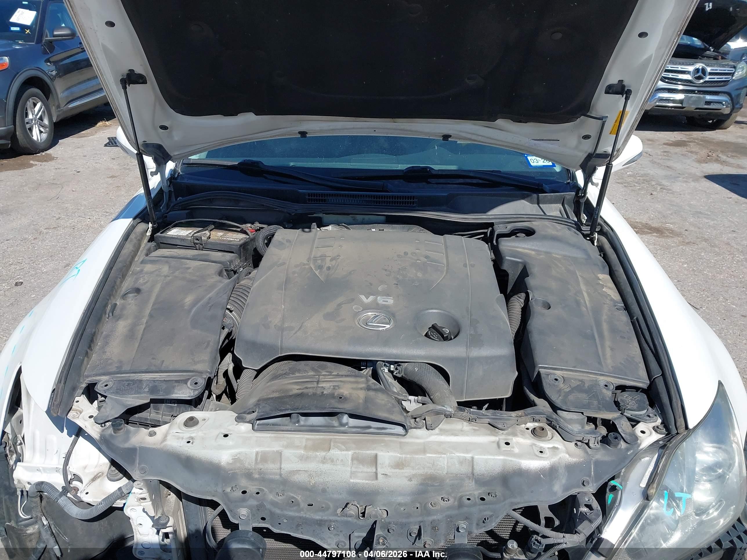 LEXUS IS image 10