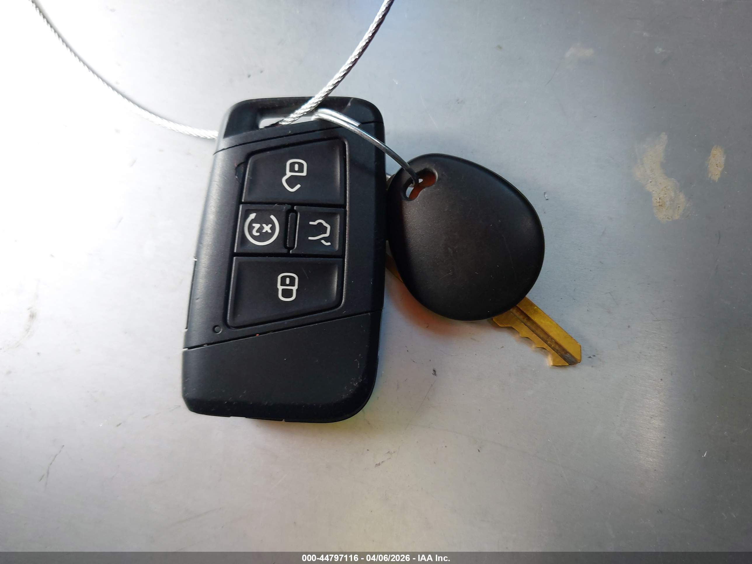 VOLKSWAGEN TAOS image 11