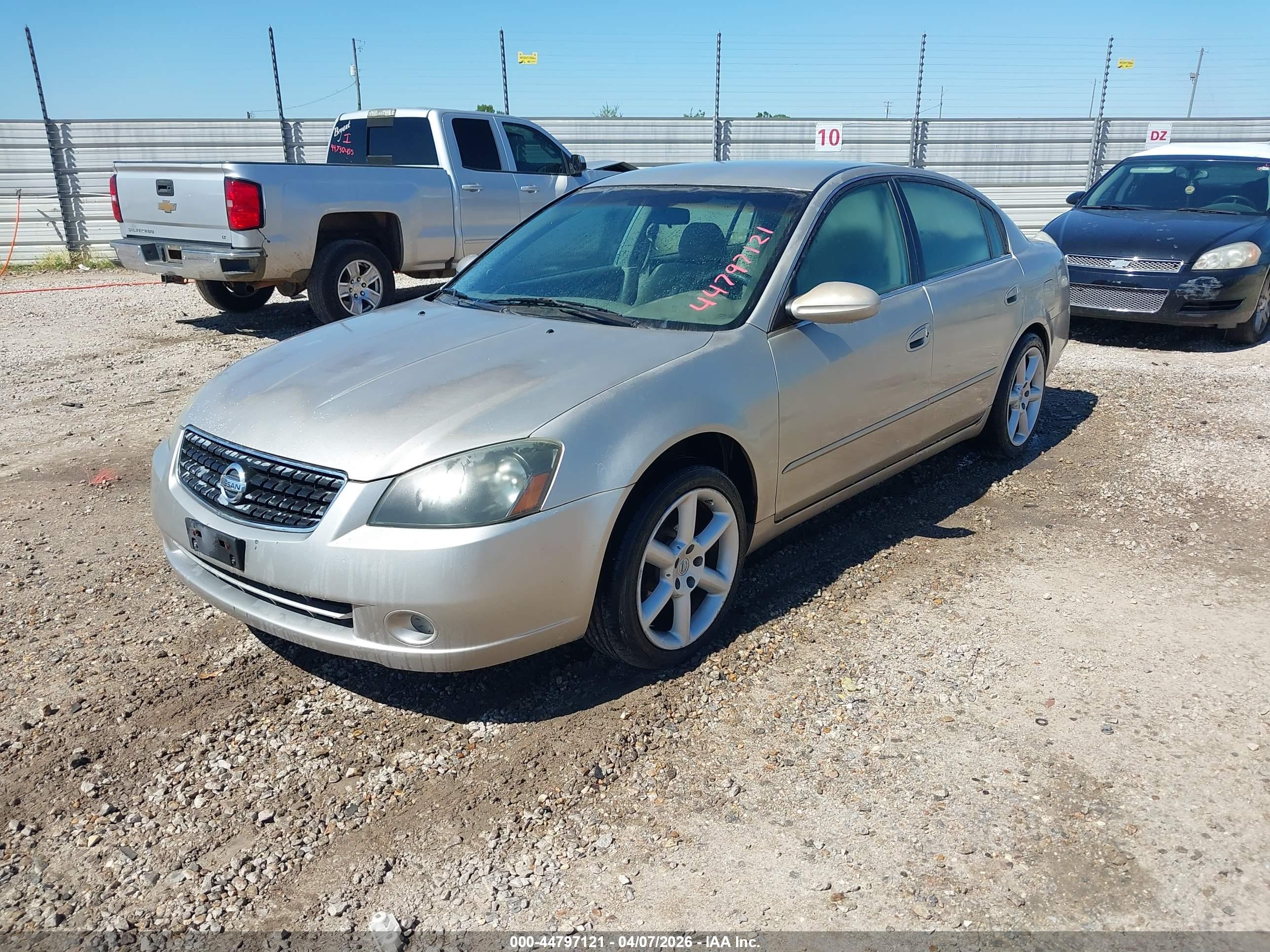 NISSAN ALTIMA image 2