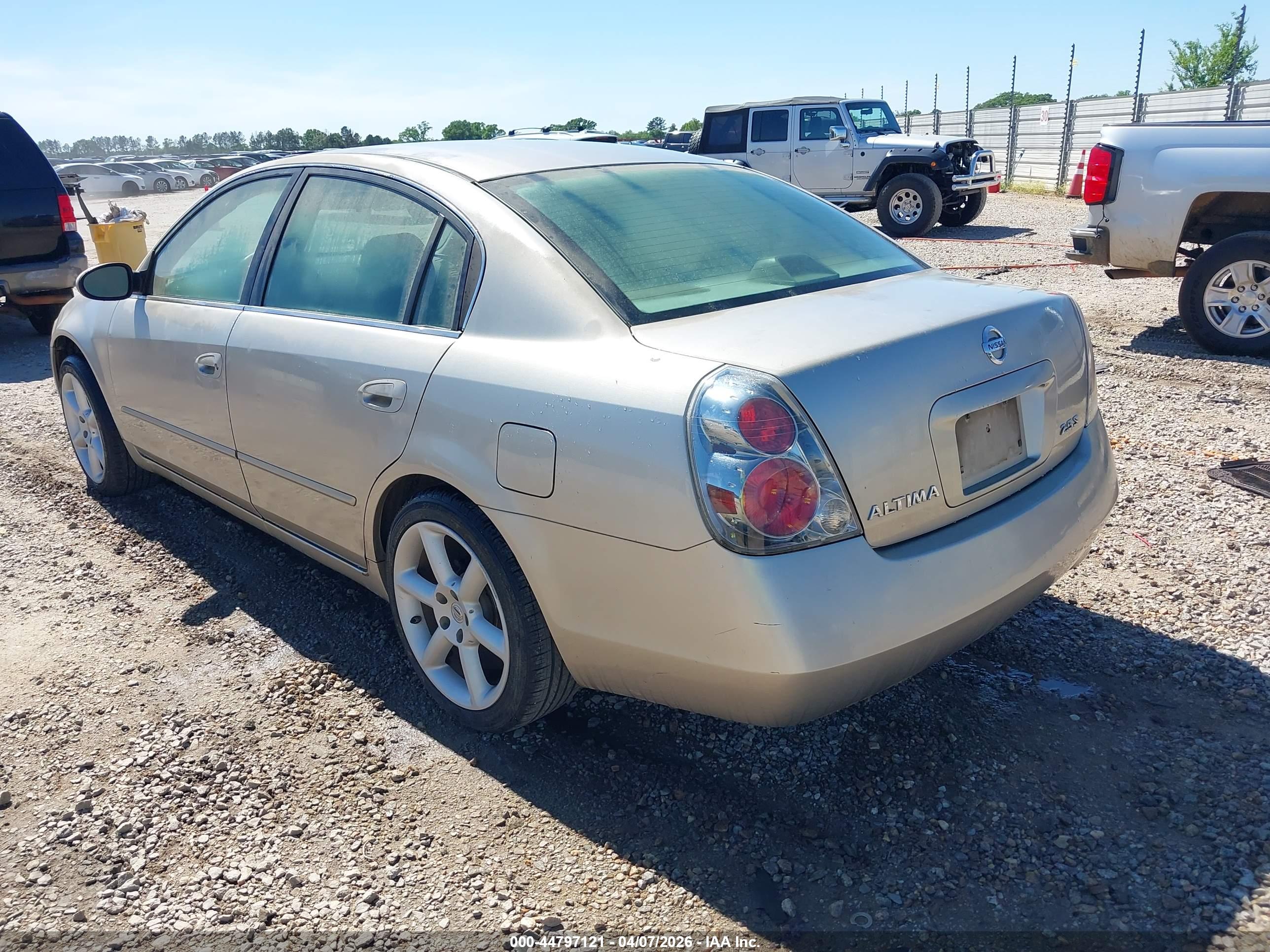 NISSAN ALTIMA image 3