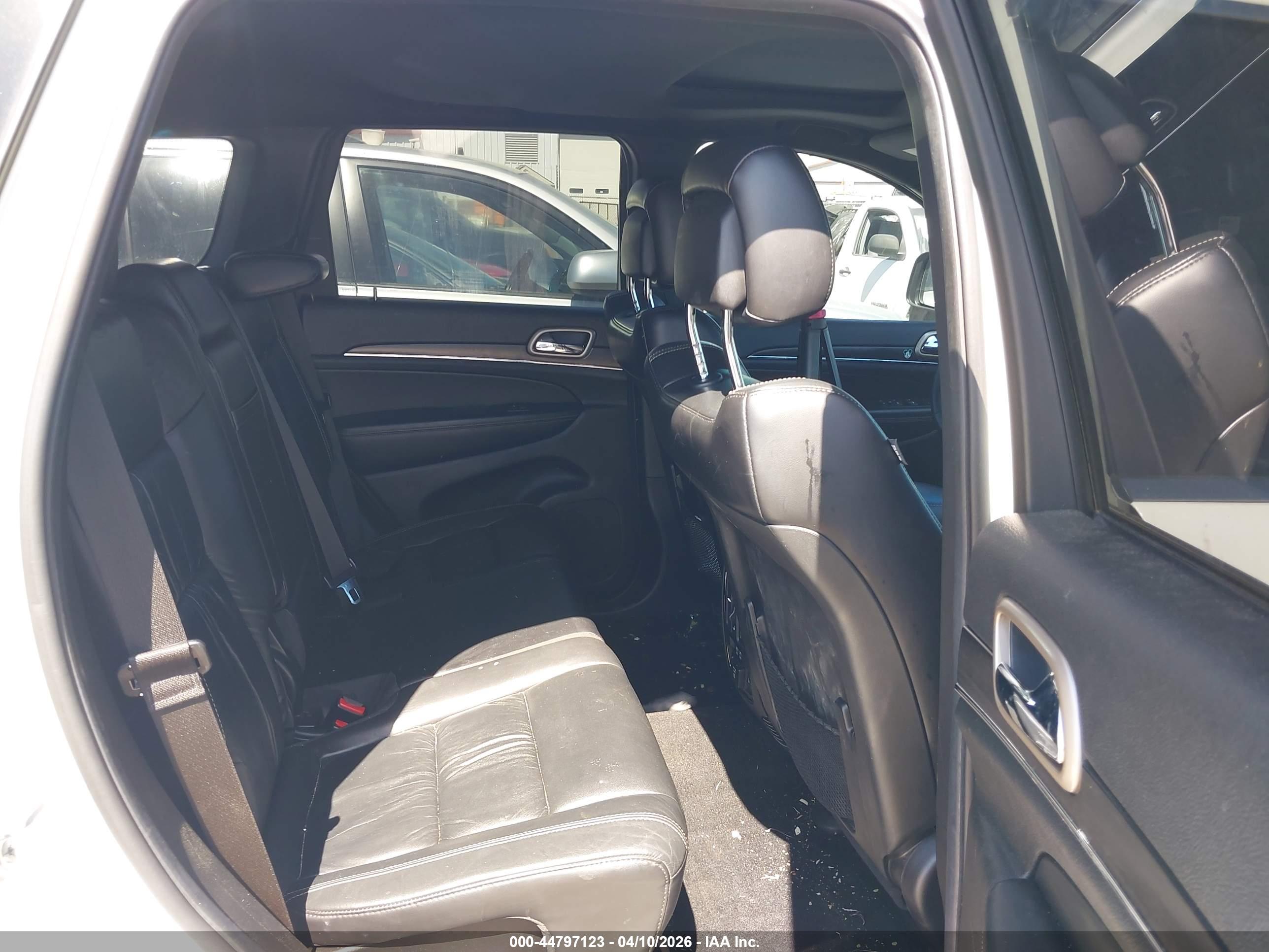 JEEP GRAND image 8