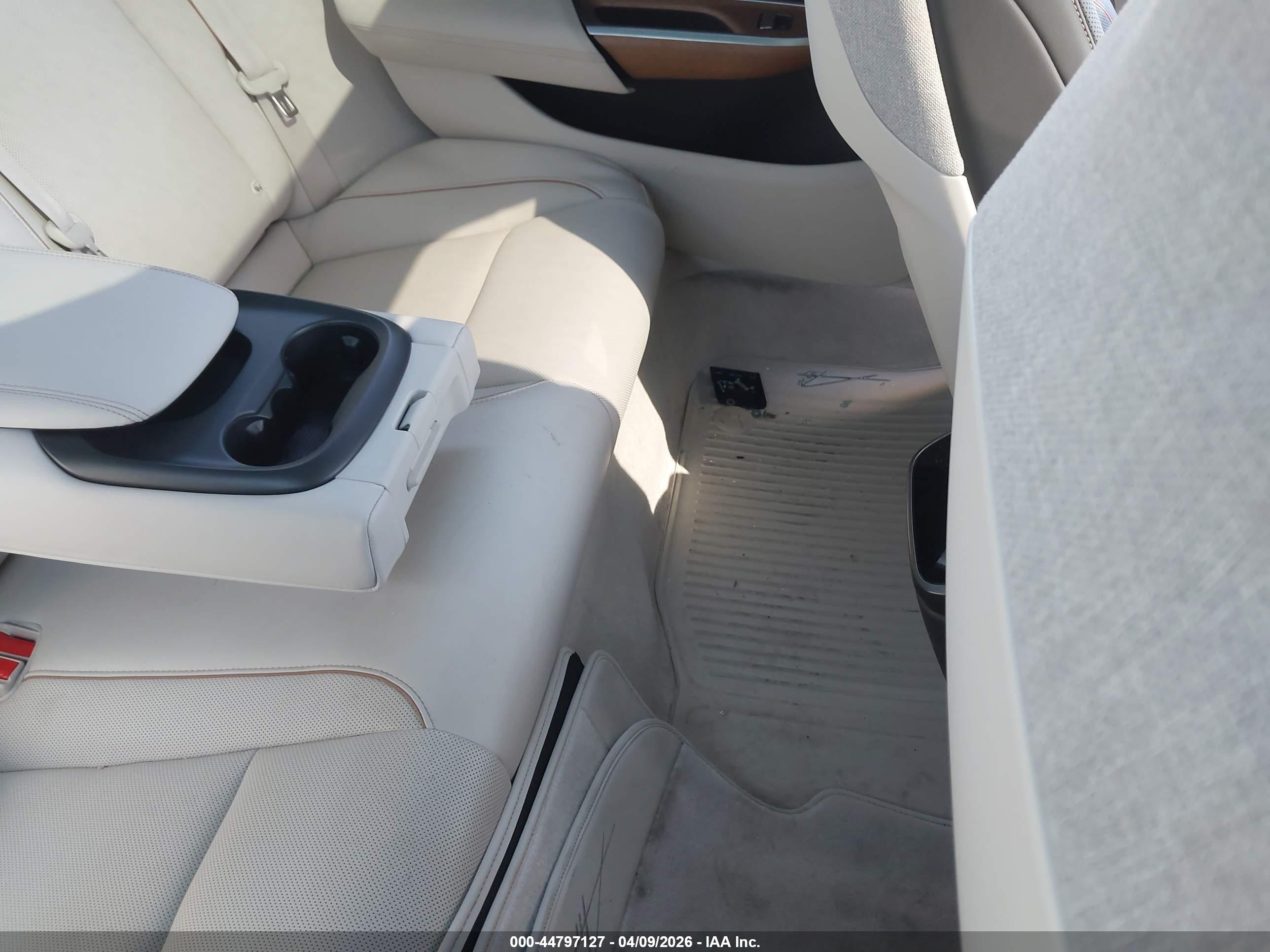LUCID AIR image 8