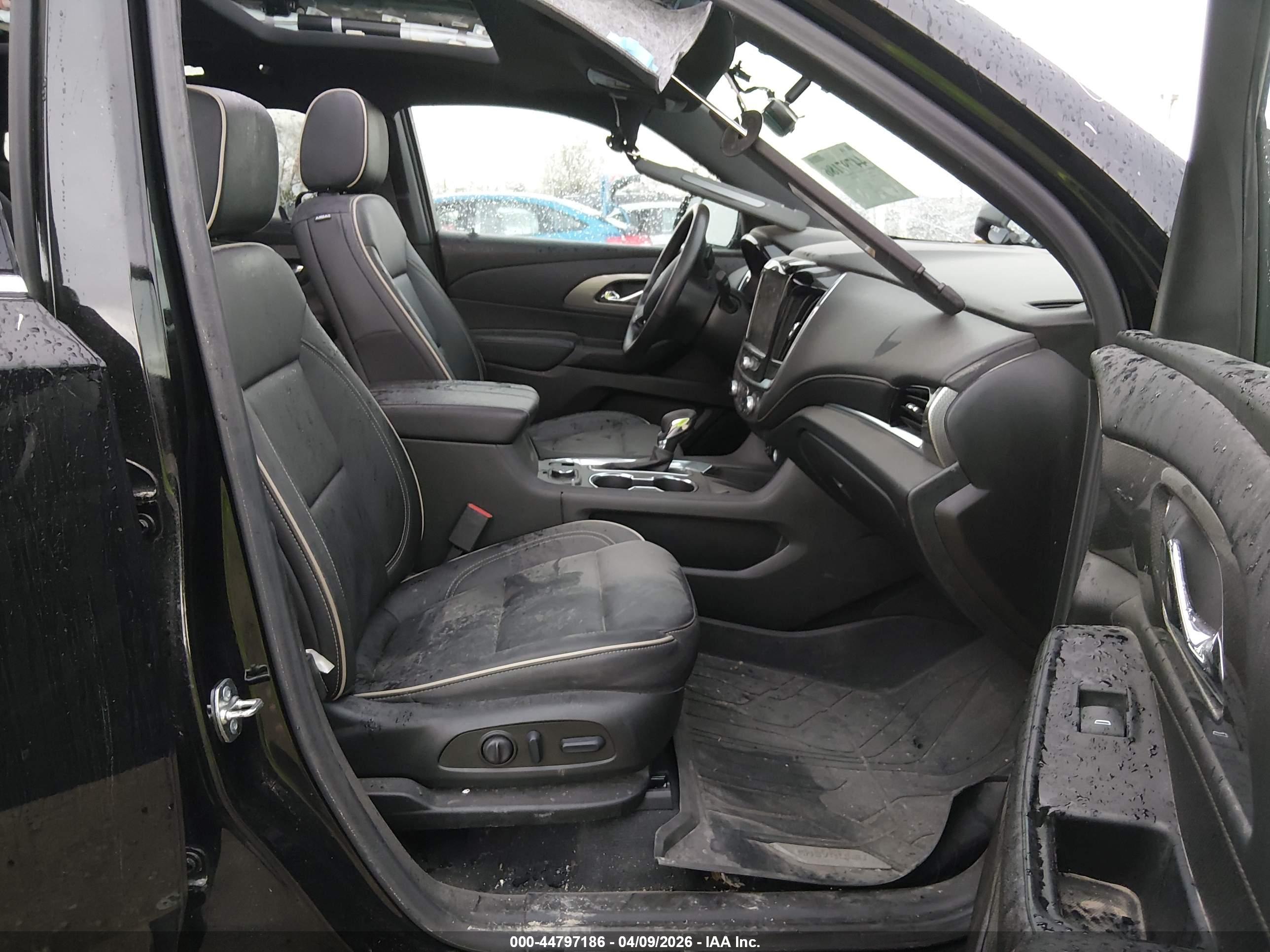 CHEVROLET TRAVERSE image 5