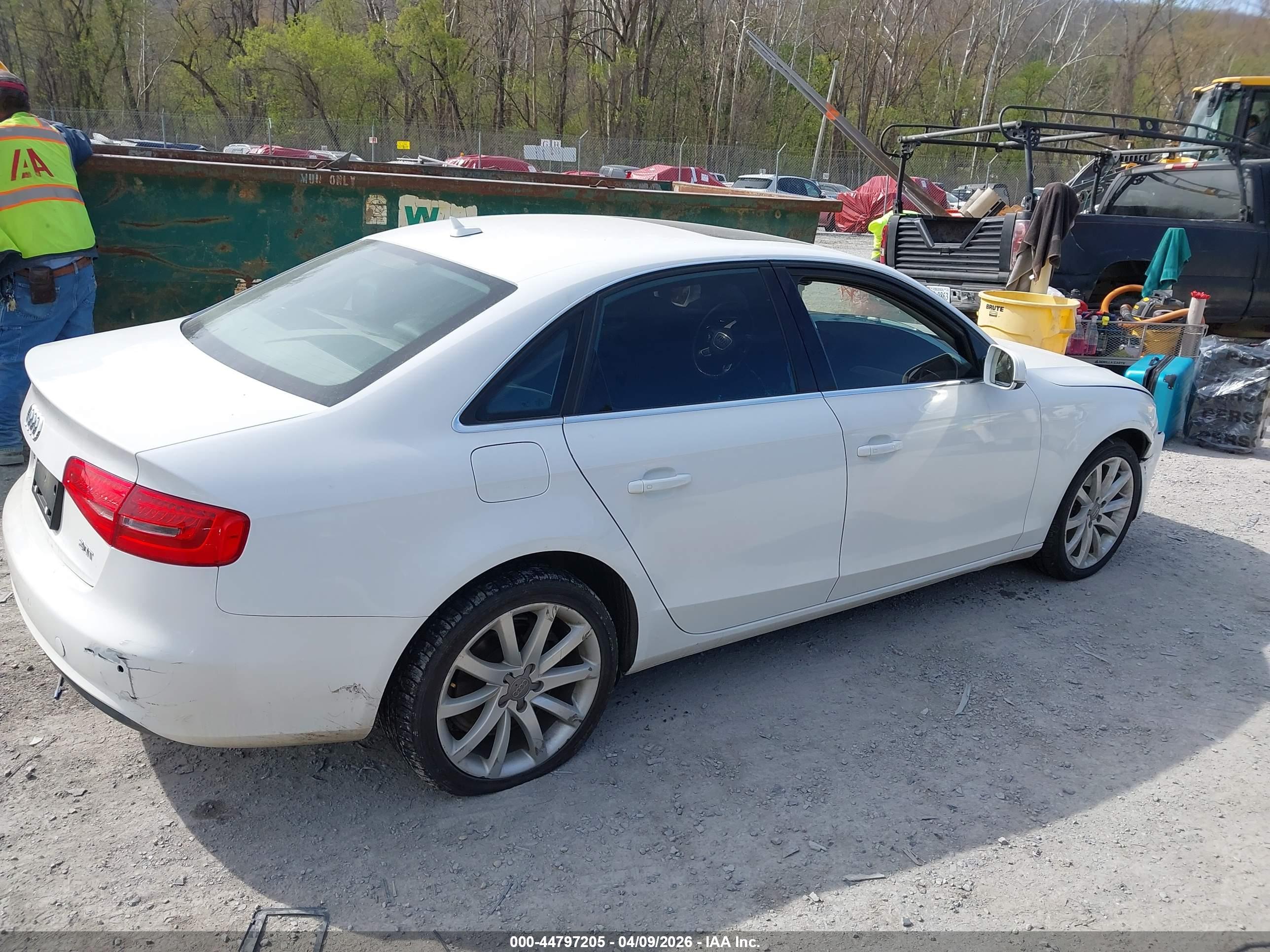 AUDI A4 image 4