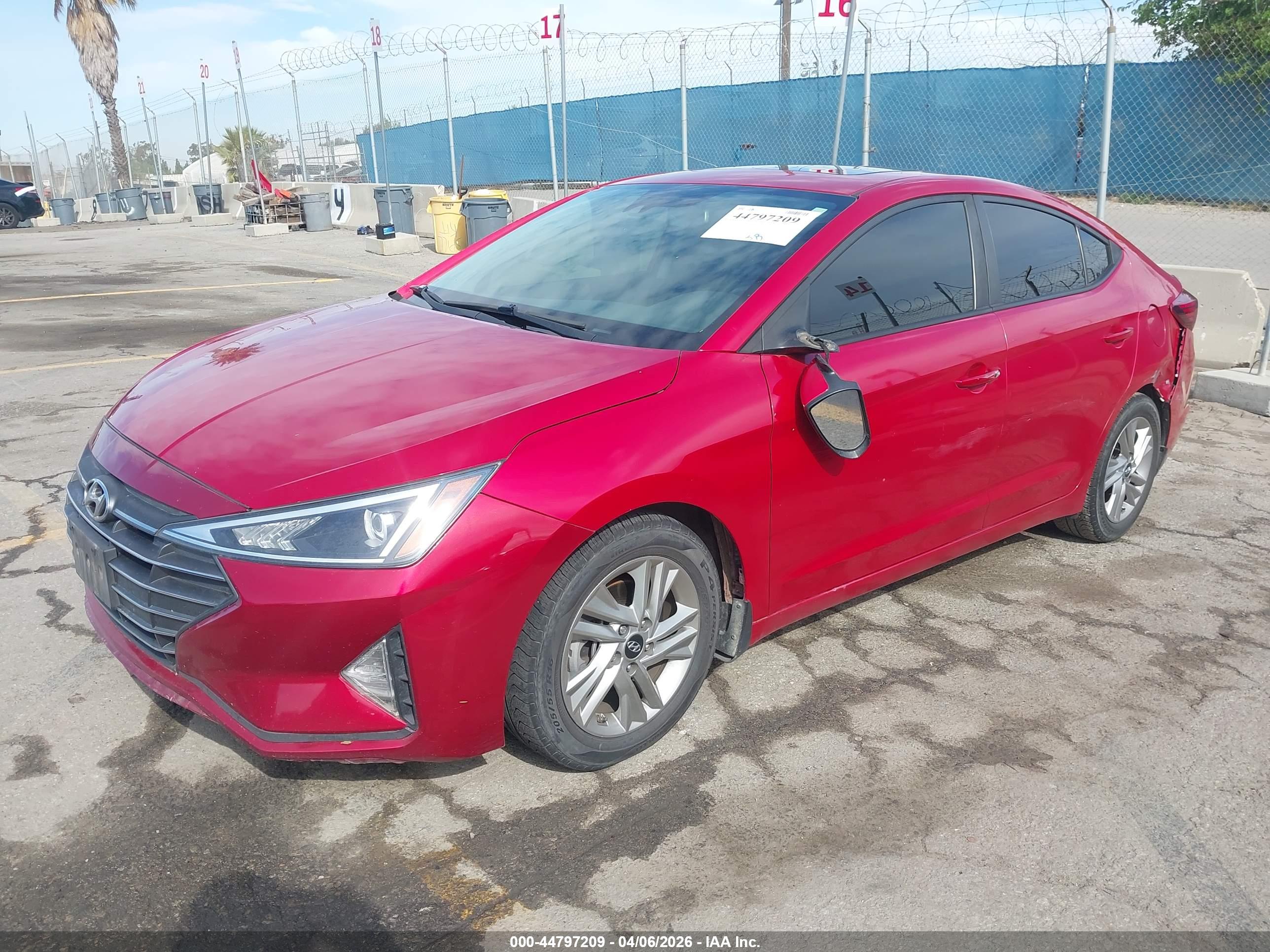 HYUNDAI ELANTRA image 2