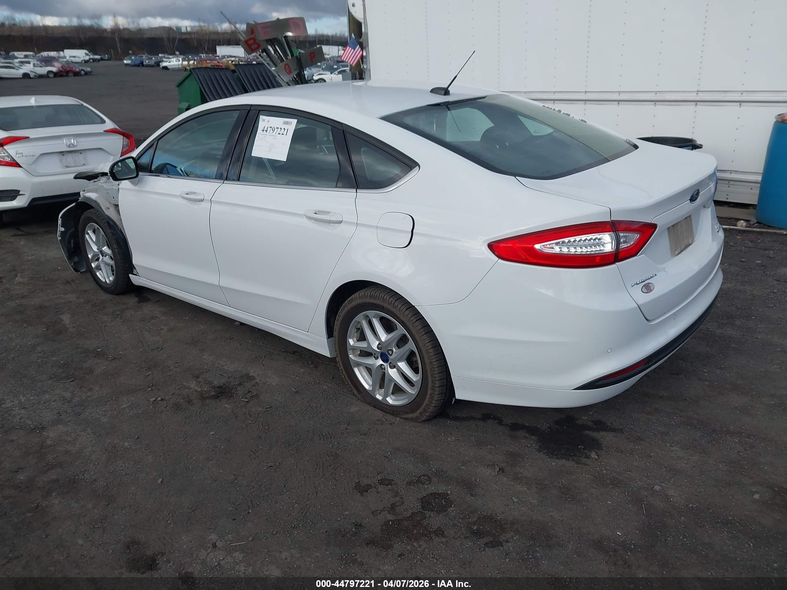 FORD FUSION image 3