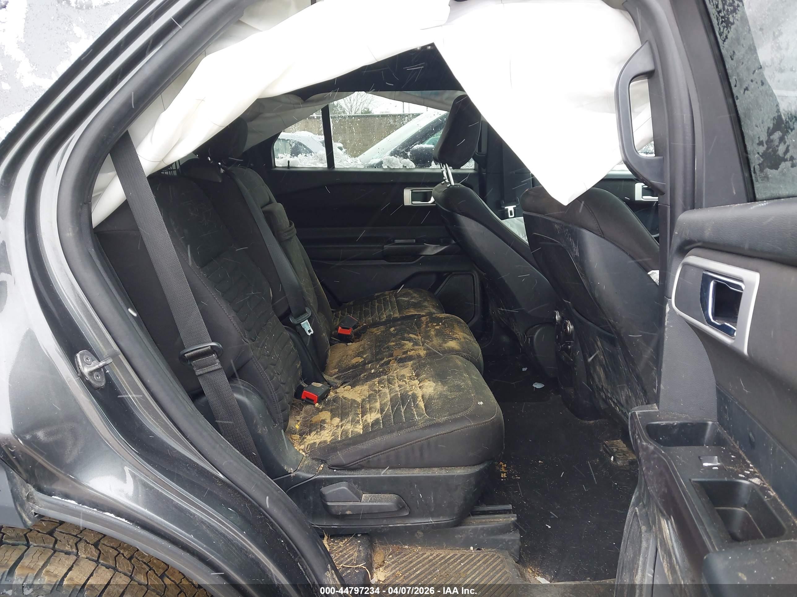 FORD EXPLORER image 8