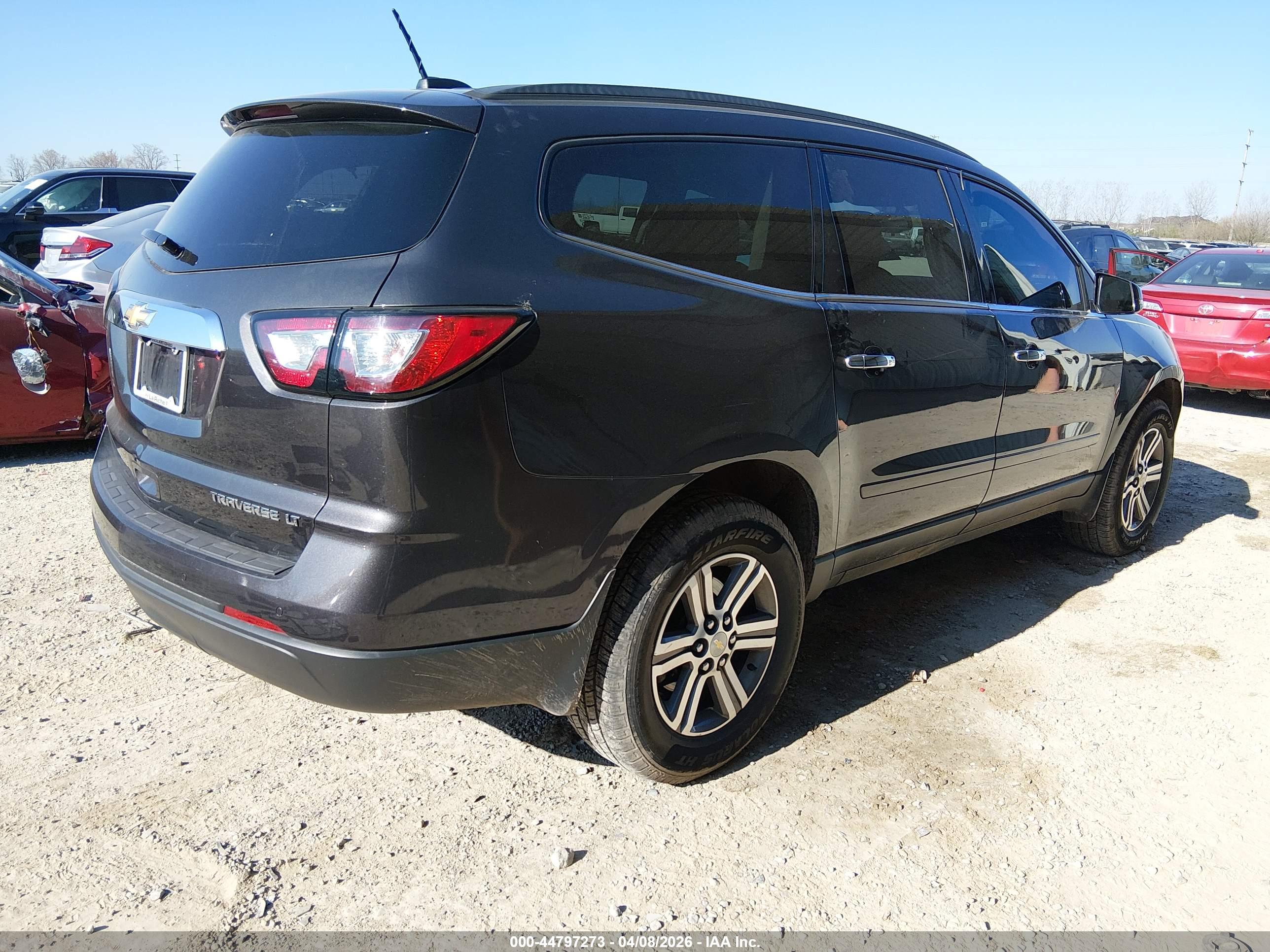 CHEVROLET TRAVERSE image 4