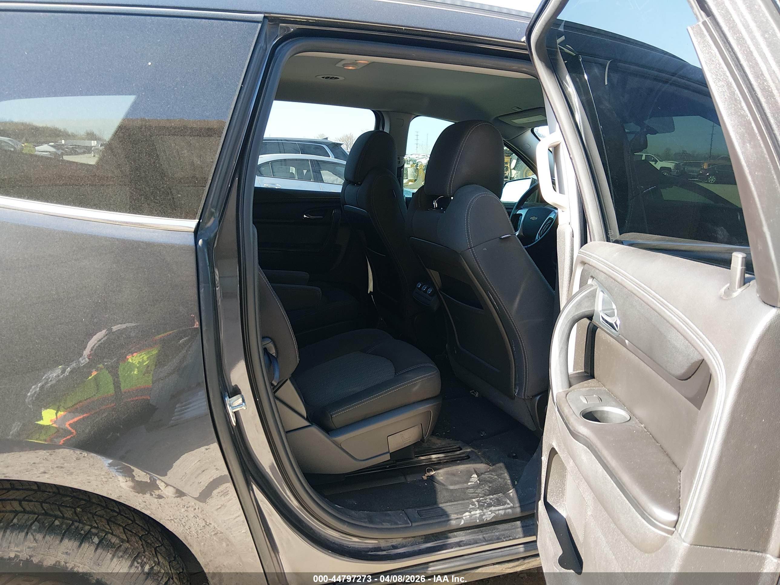 CHEVROLET TRAVERSE image 8