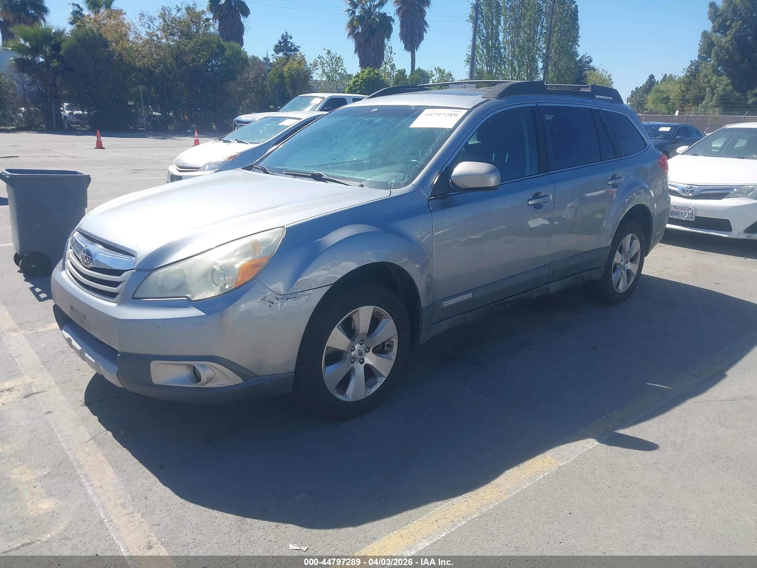 SUBARU OUTBACK image 2