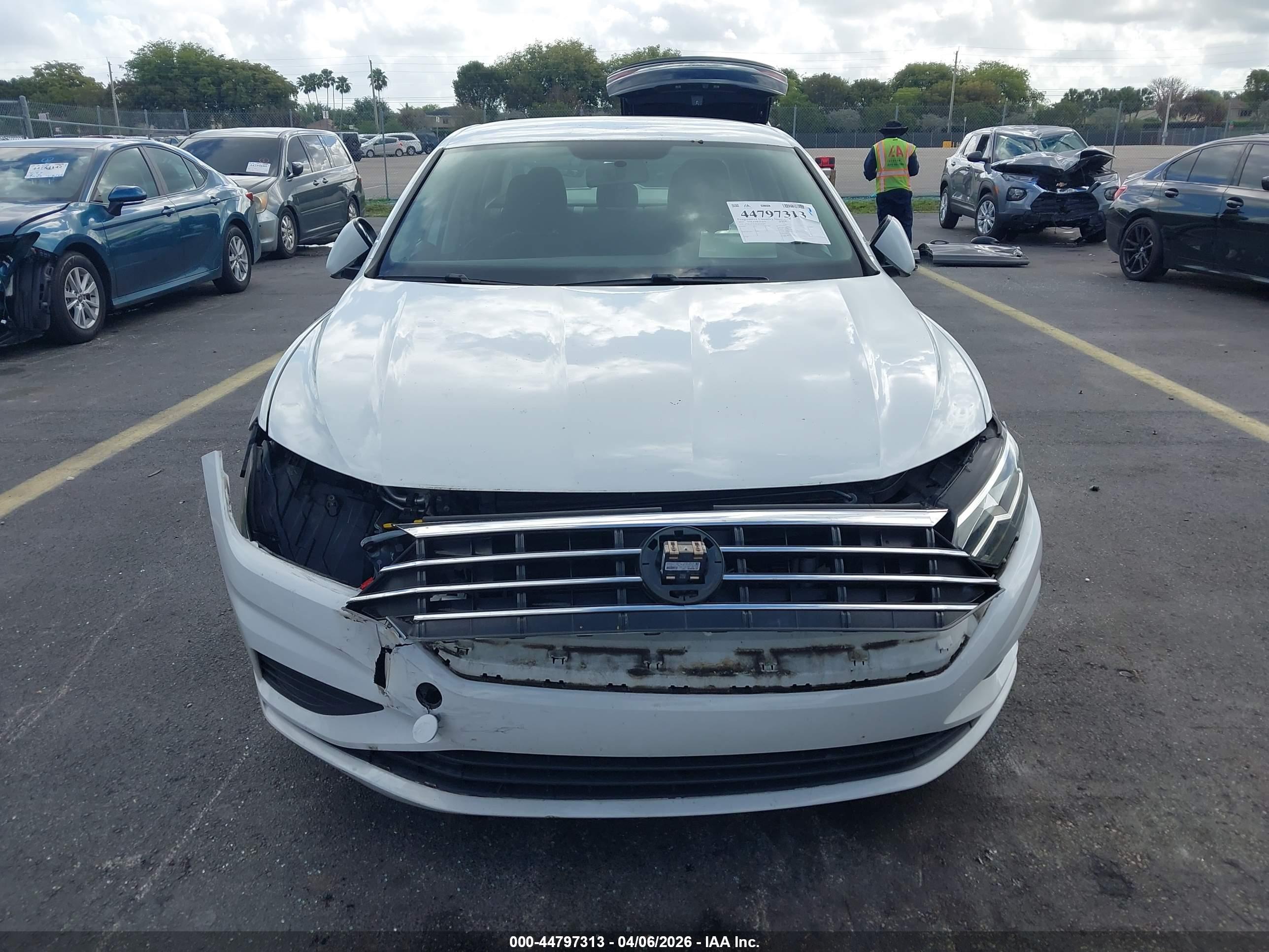 VOLKSWAGEN JETTA image 6