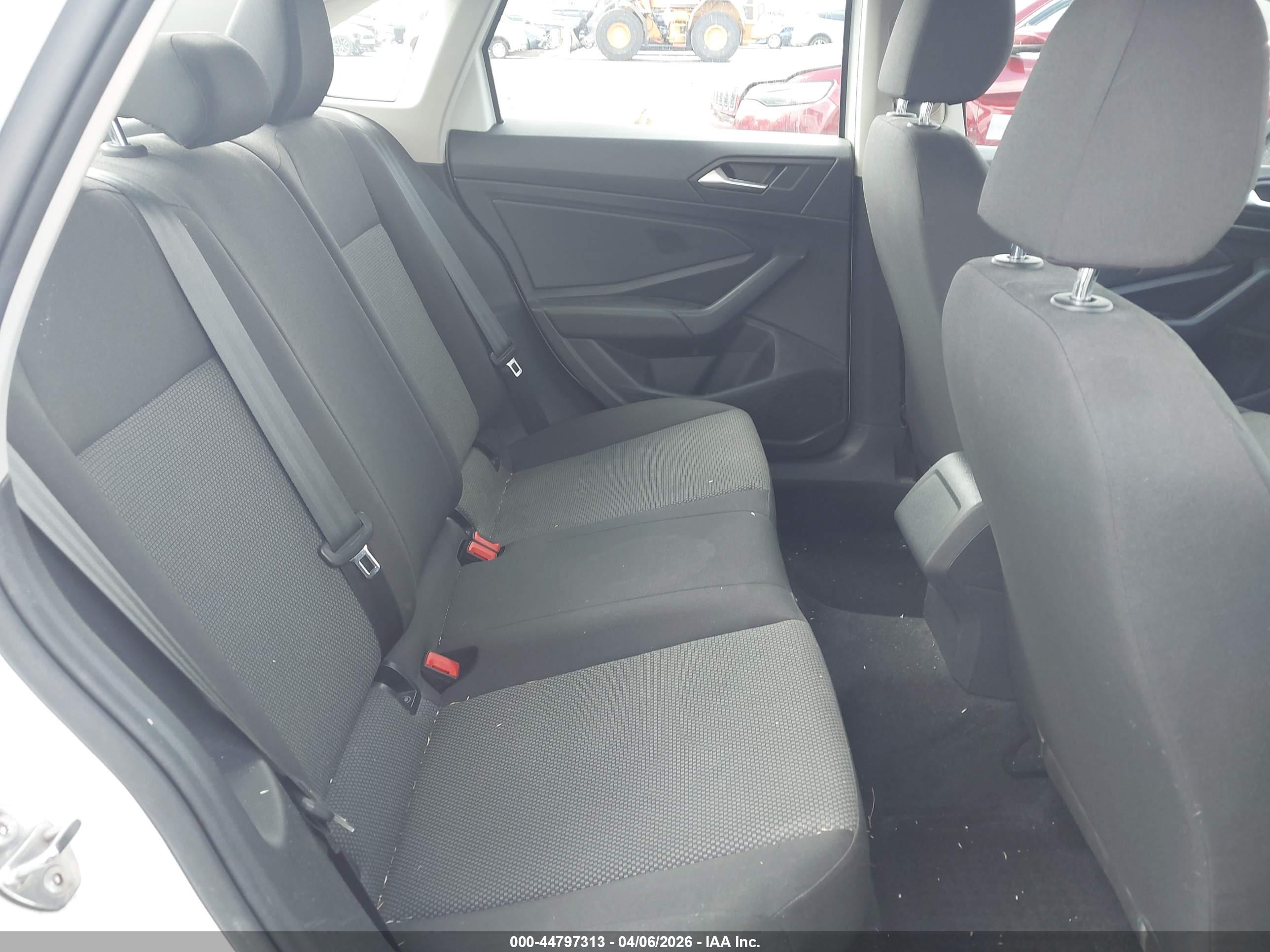 VOLKSWAGEN JETTA image 8