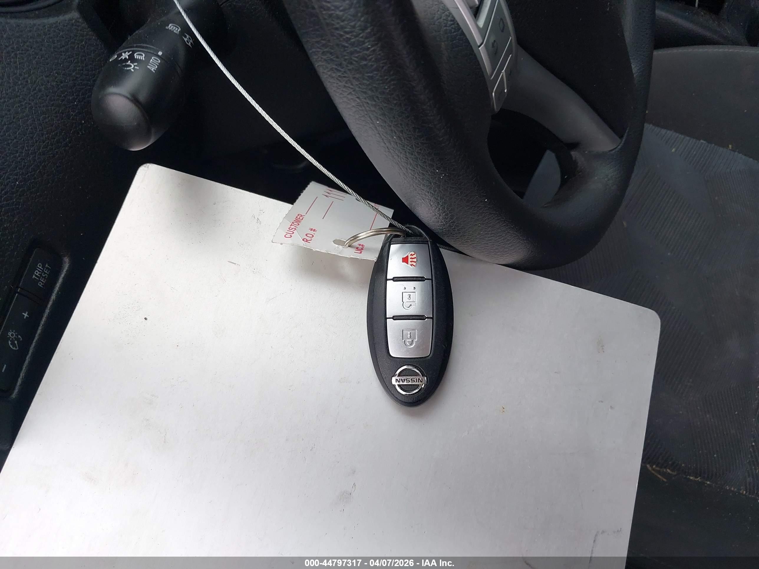 NISSAN ROGUE image 11