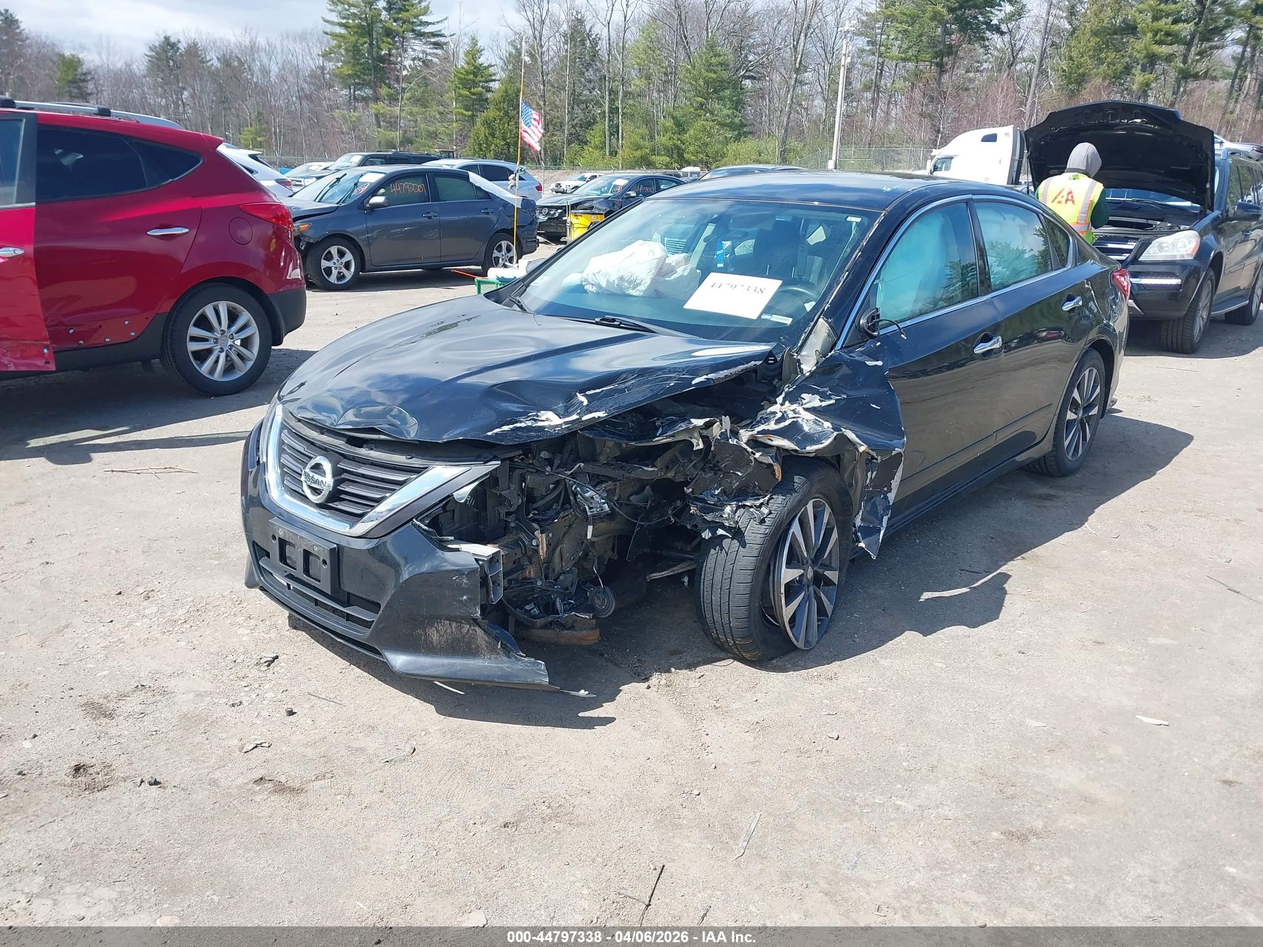 NISSAN ALTIMA image 2
