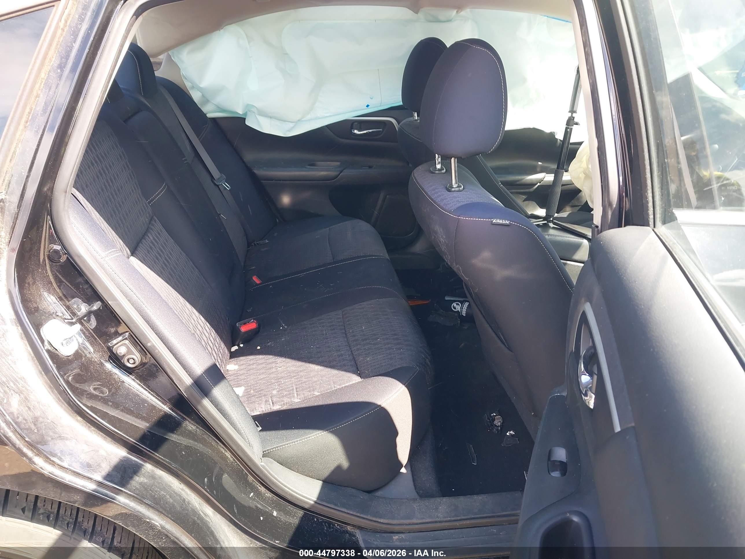 NISSAN ALTIMA image 8
