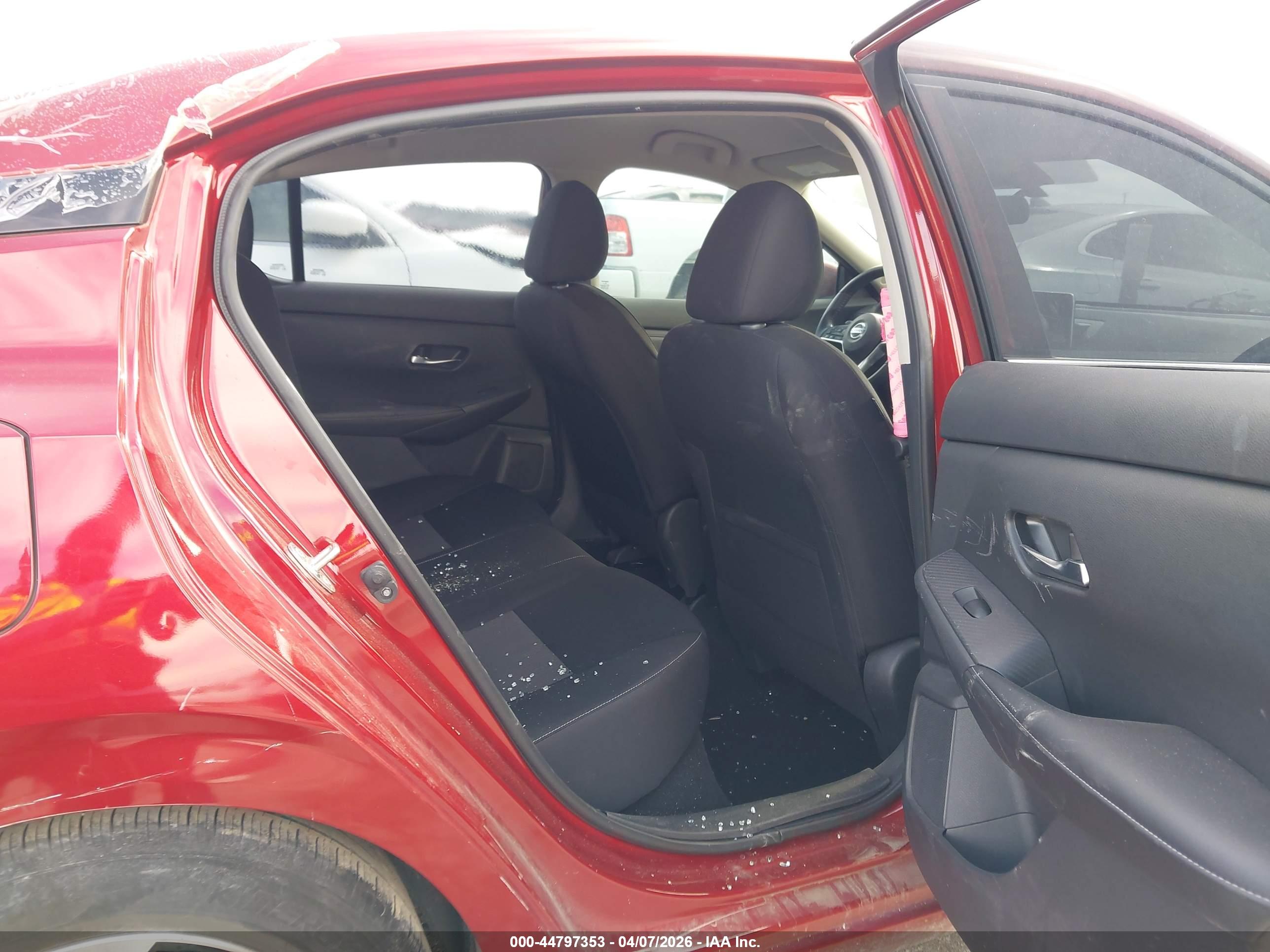 NISSAN SENTRA image 8