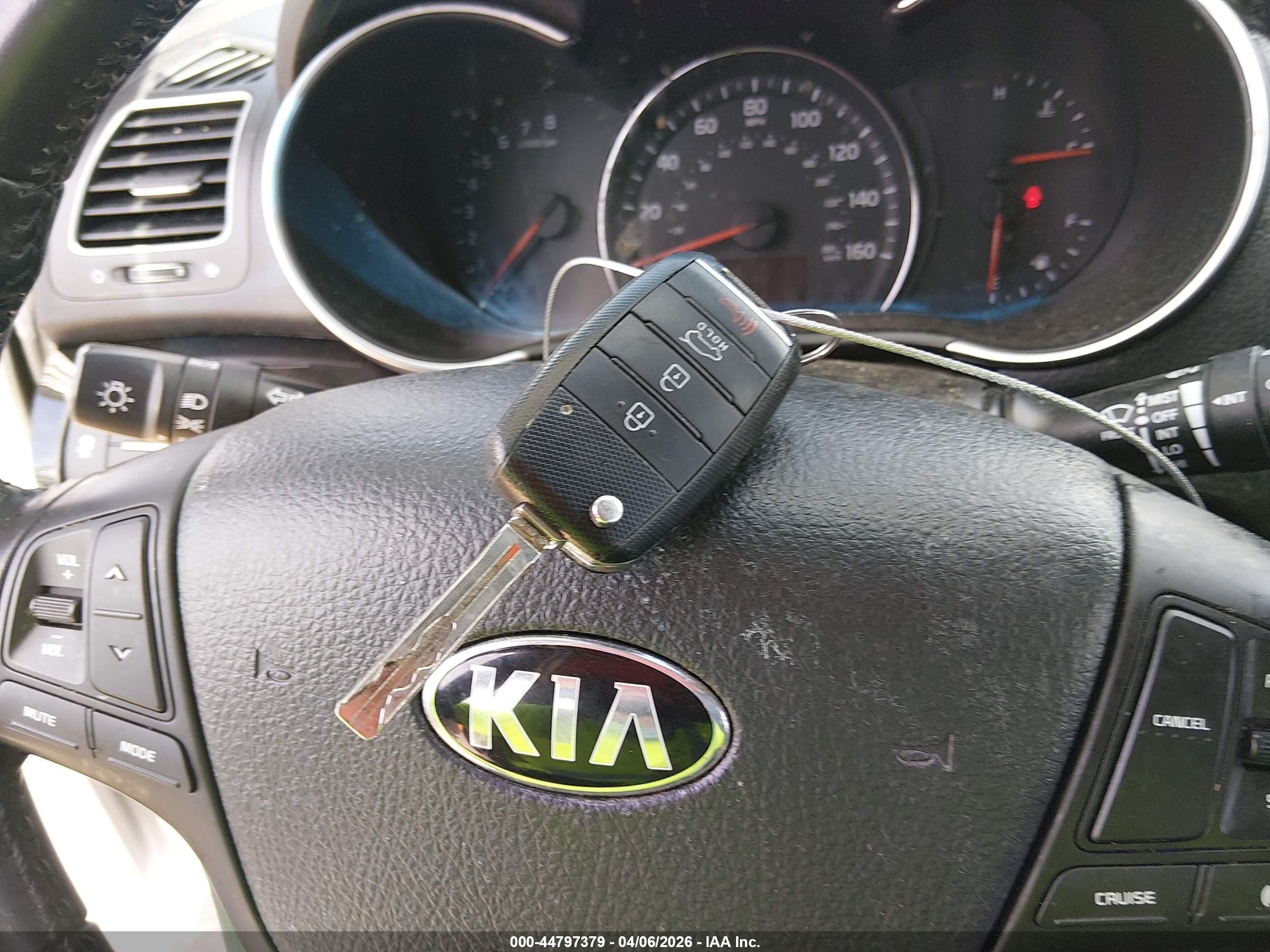 KIA SORENTO image 11