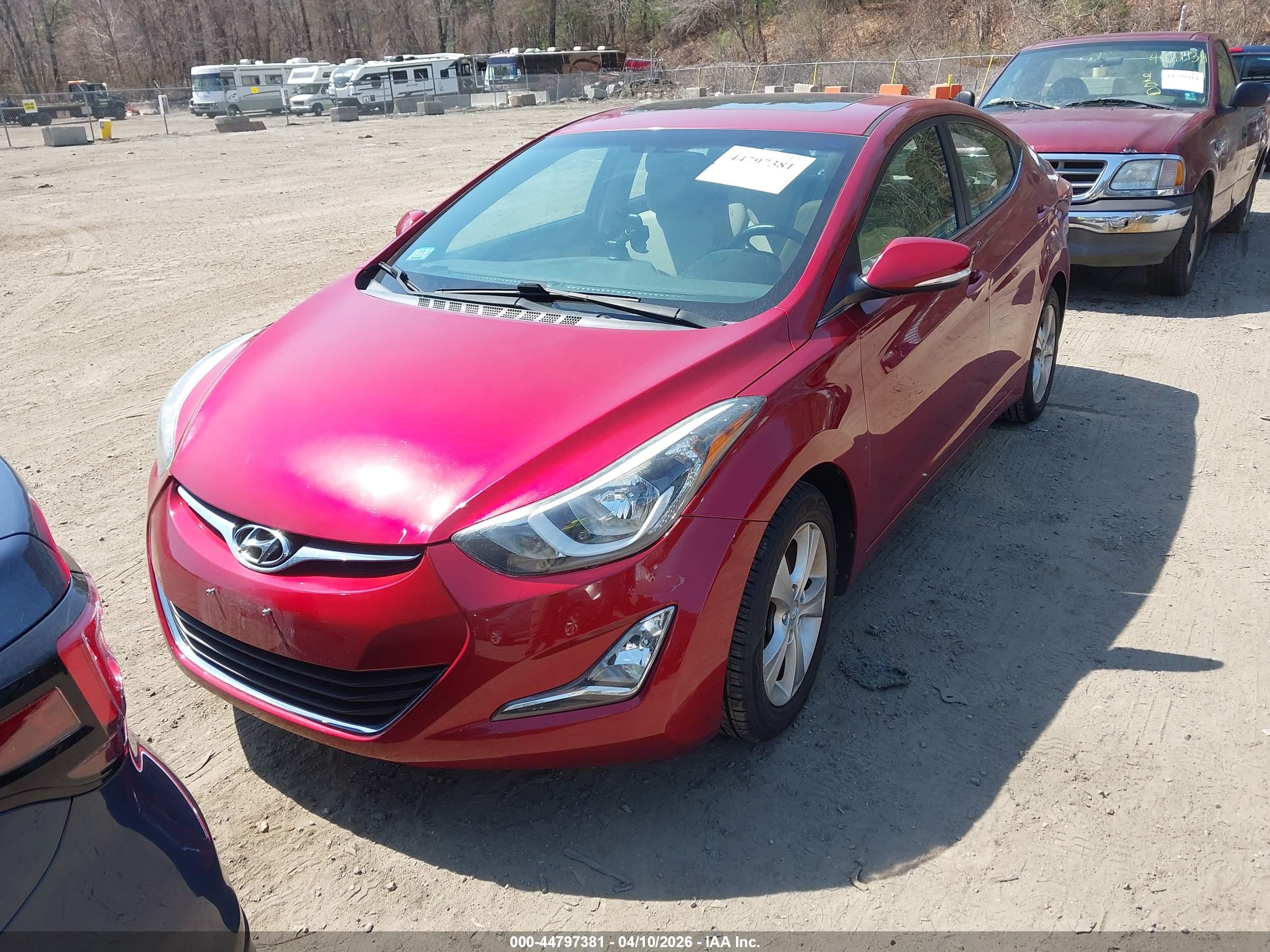 HYUNDAI ELANTRA image 2