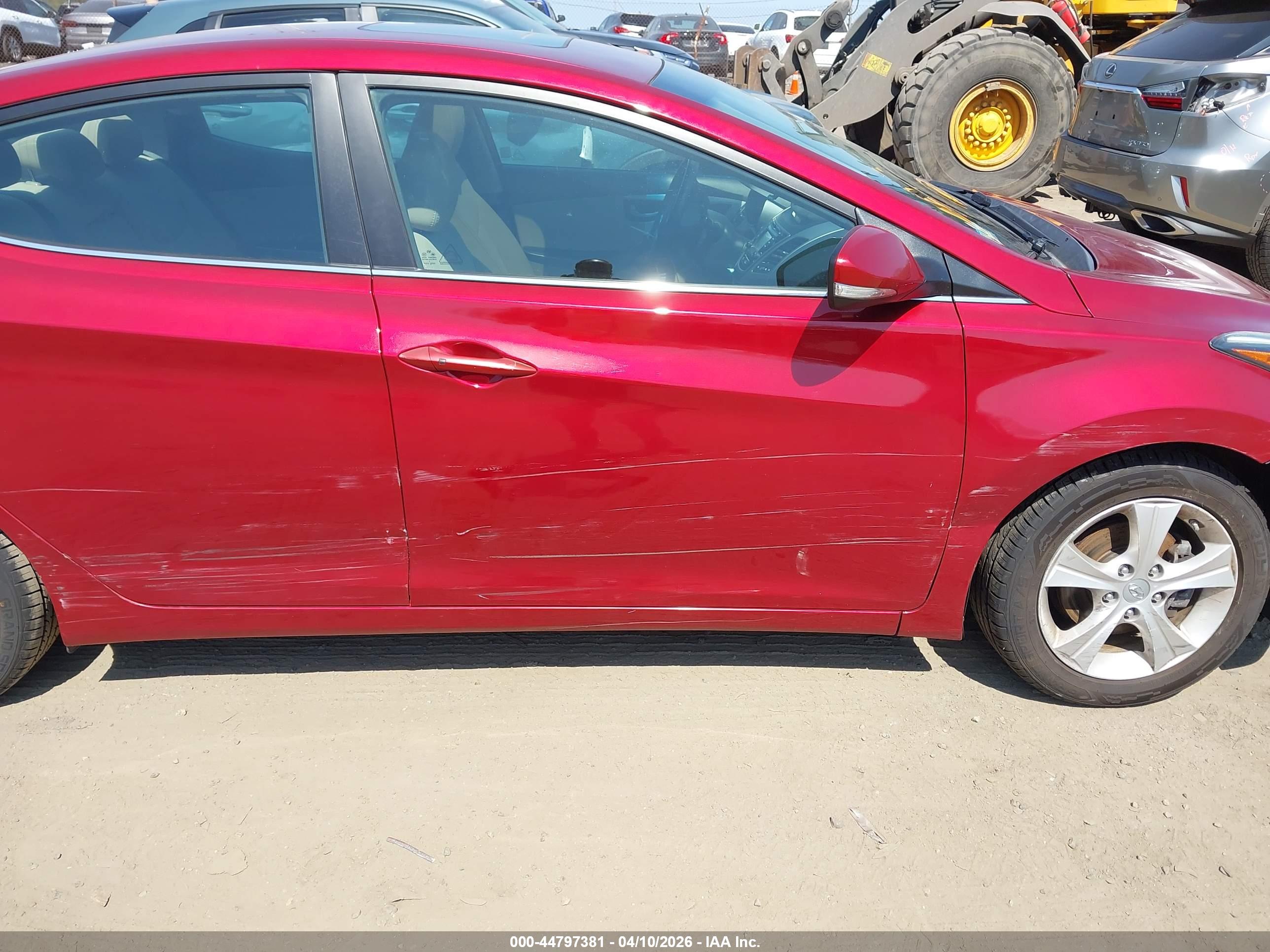 HYUNDAI ELANTRA image 6