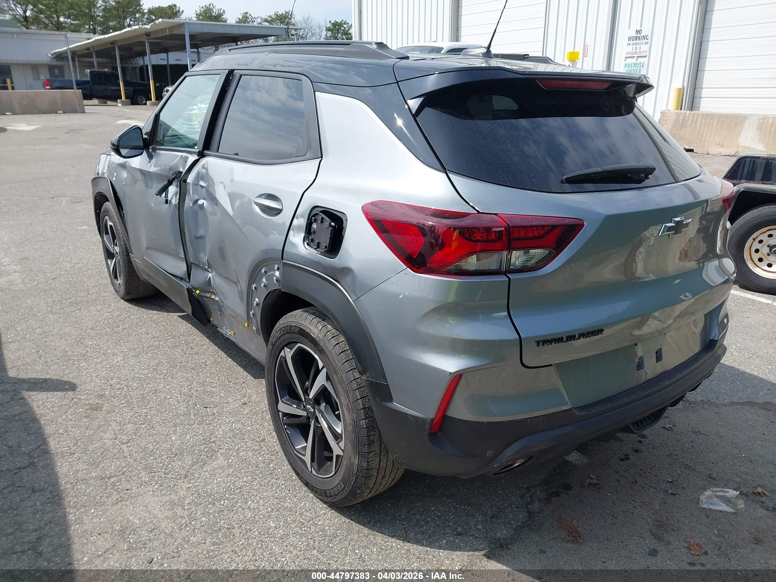 CHEVROLET TRAILBLAZER image 3