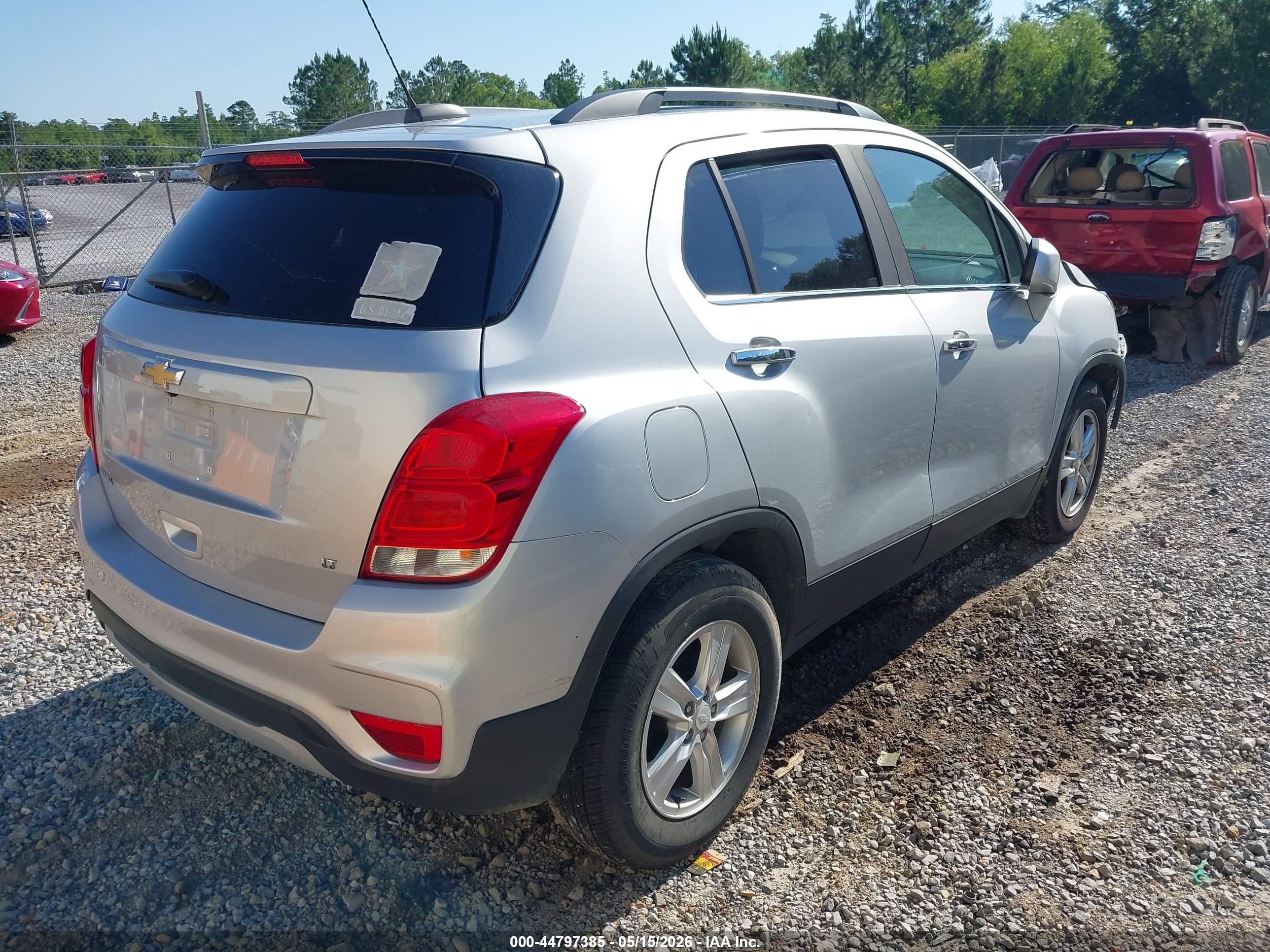 CHEVROLET TRAX image 4