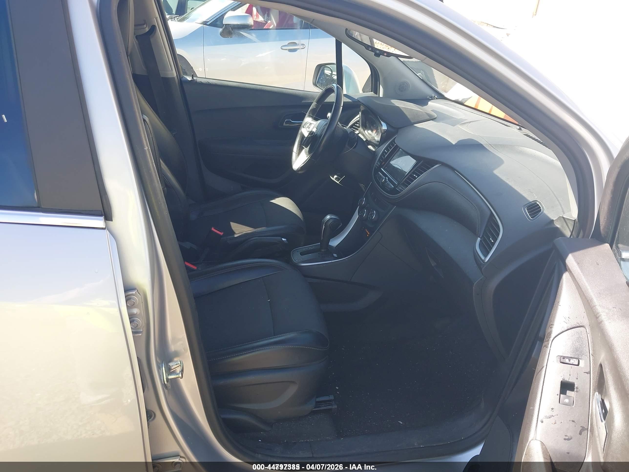CHEVROLET TRAX image 5