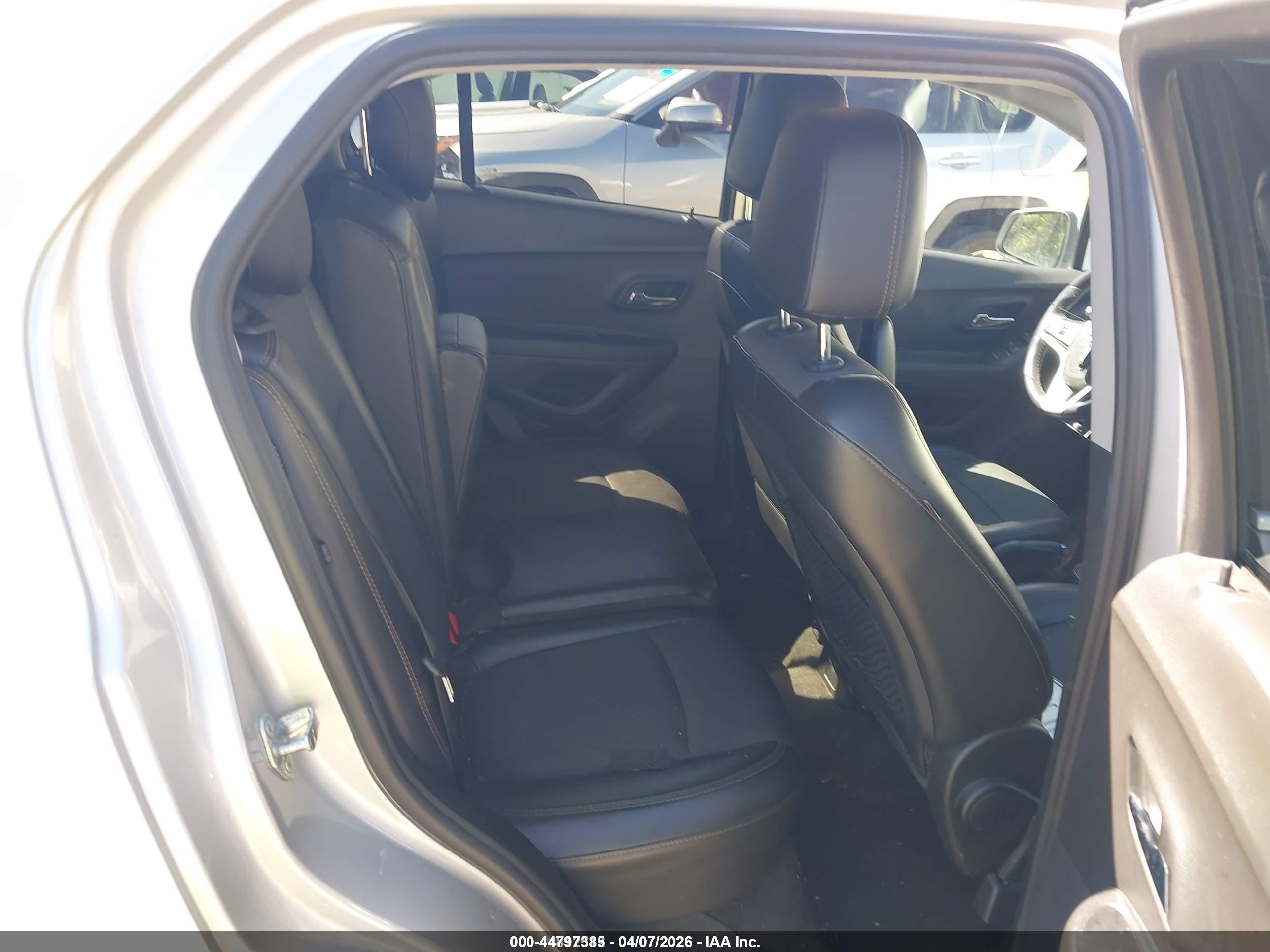 CHEVROLET TRAX image 8