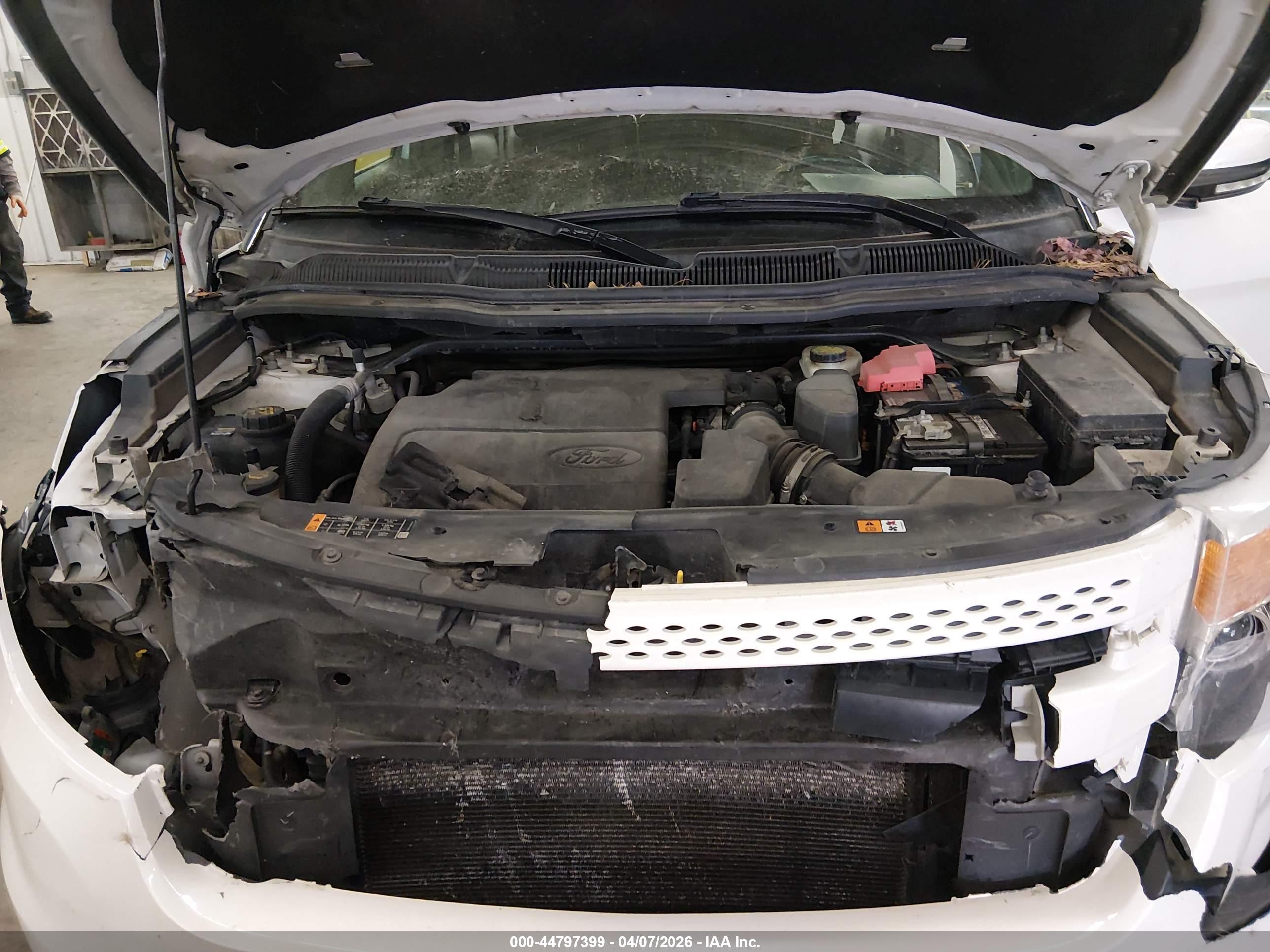 FORD EXPLORER image 10