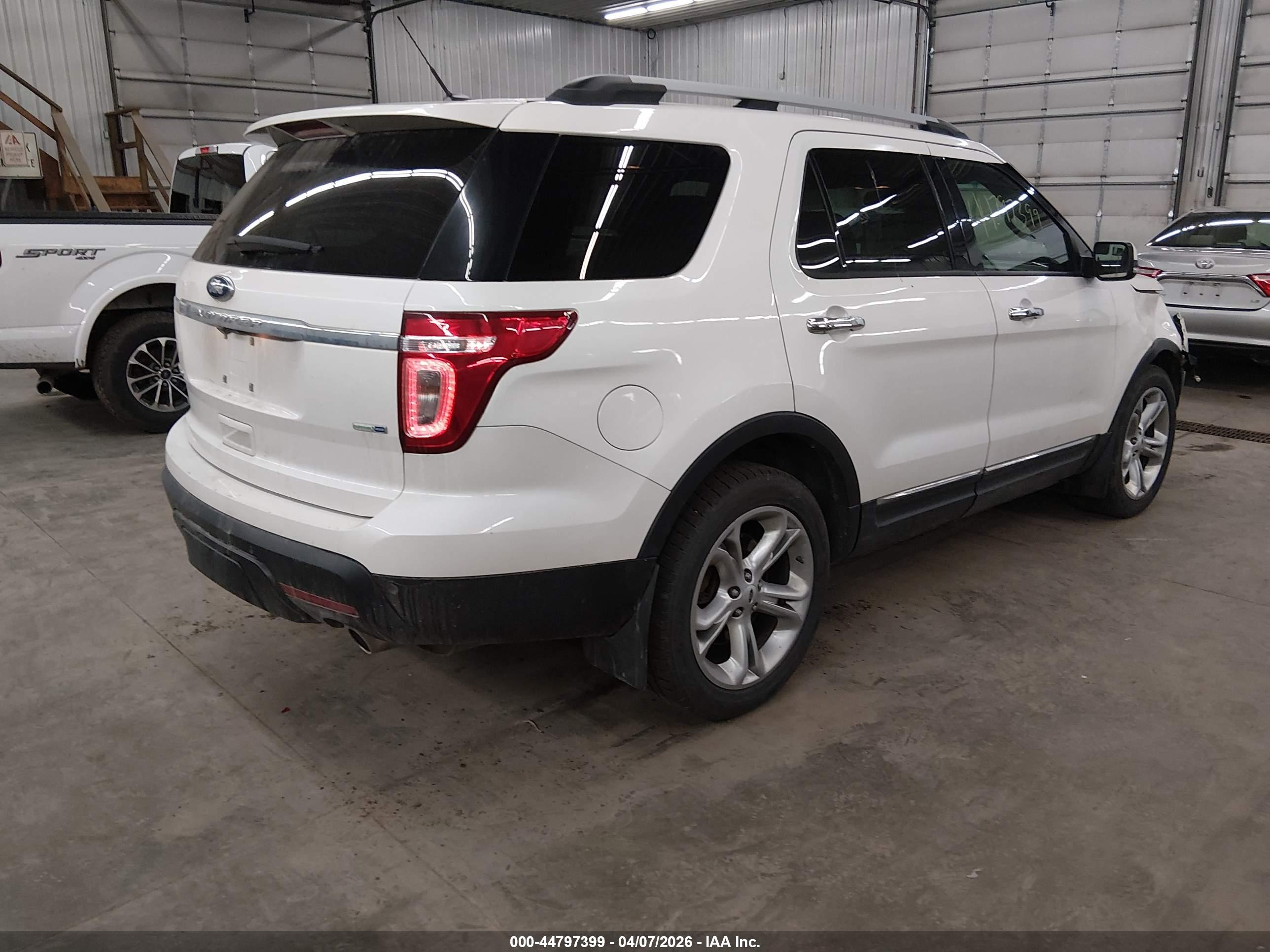 FORD EXPLORER image 4