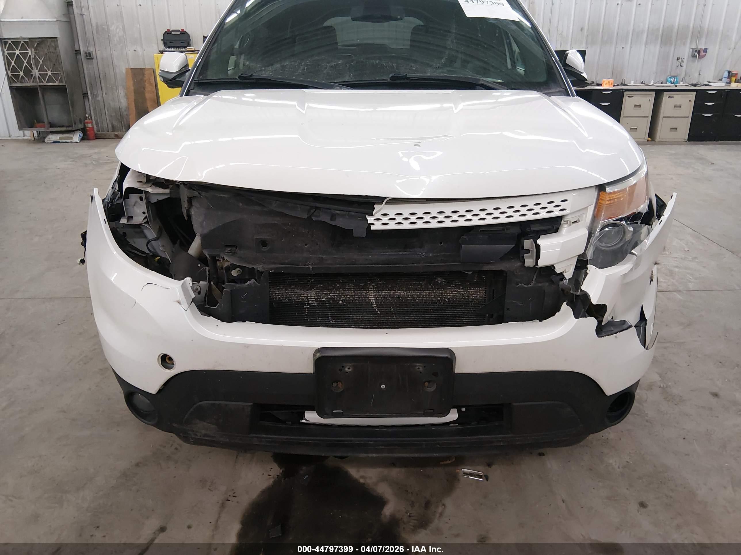 FORD EXPLORER image 6