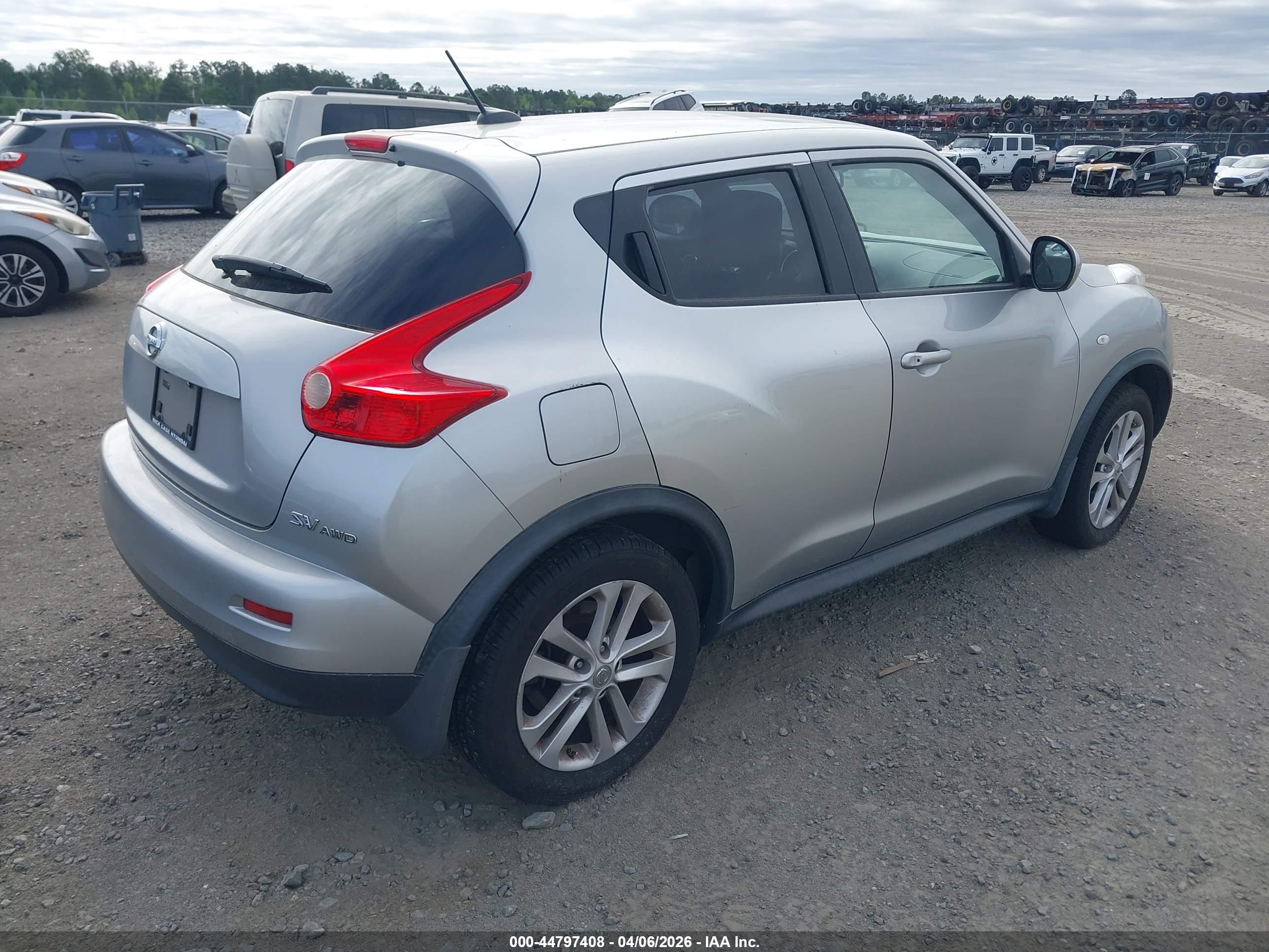 NISSAN JUKE image 4