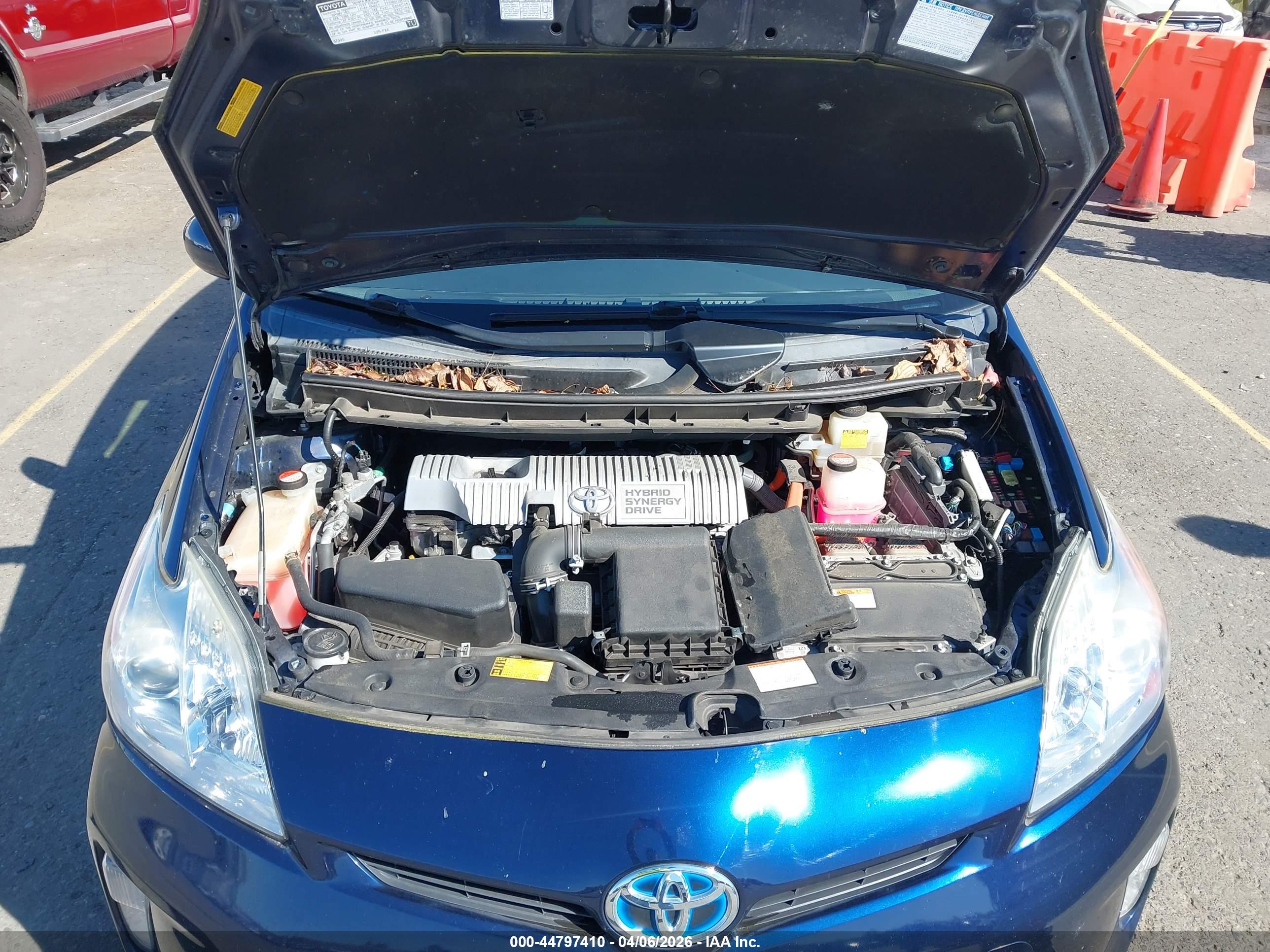 TOYOTA PRIUS image 10