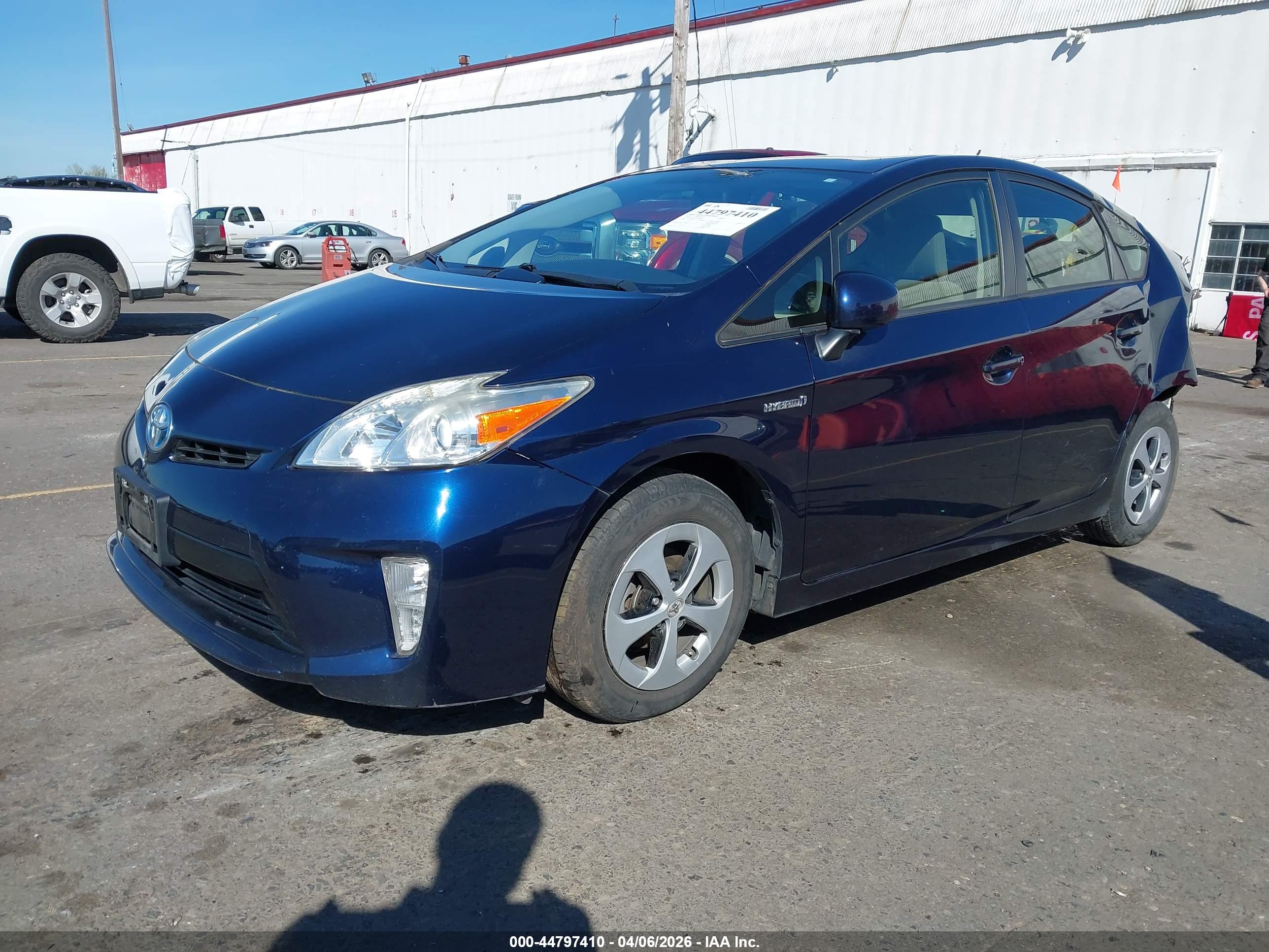 TOYOTA PRIUS image 2