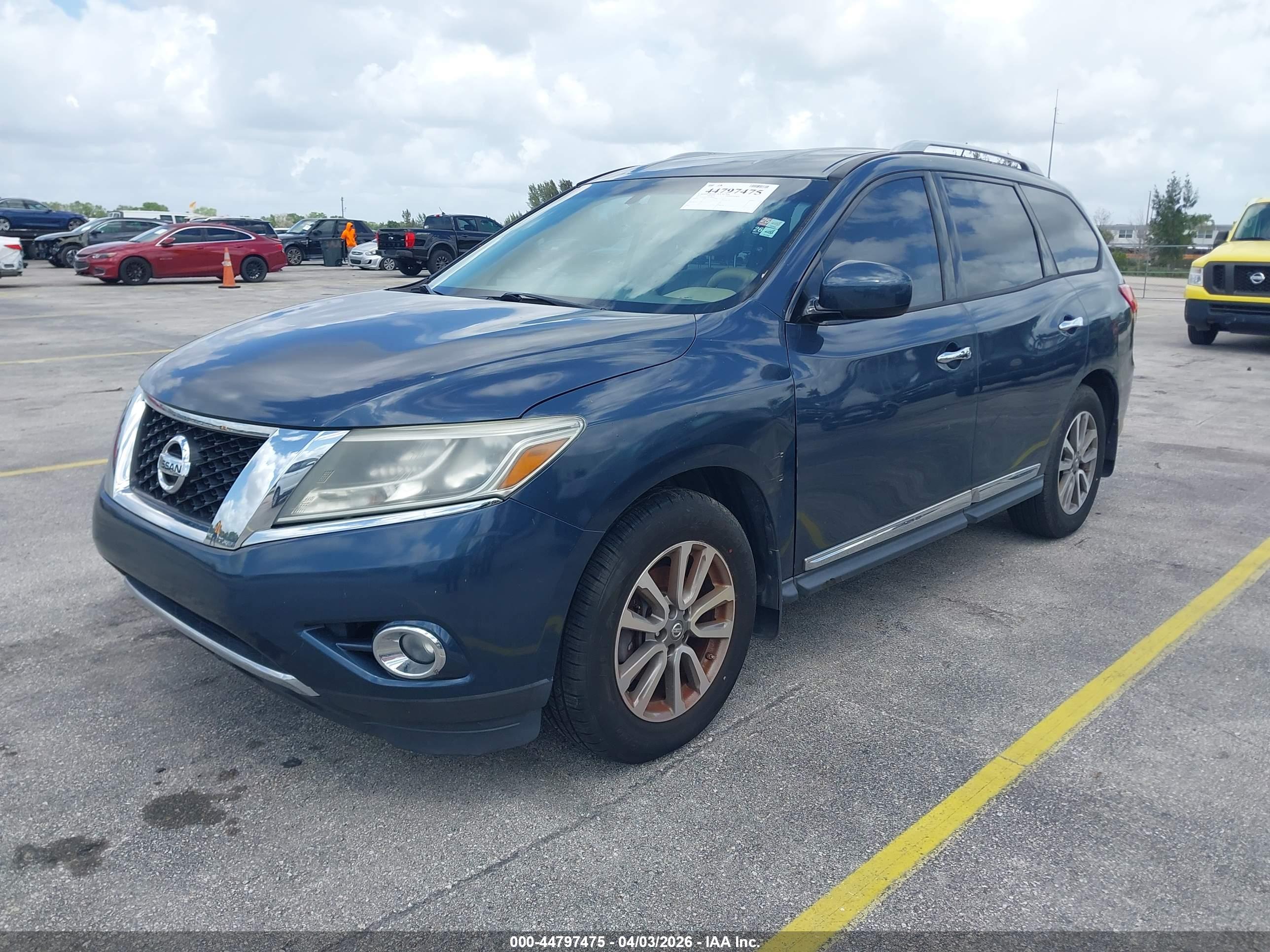 NISSAN PATHFINDER image 2