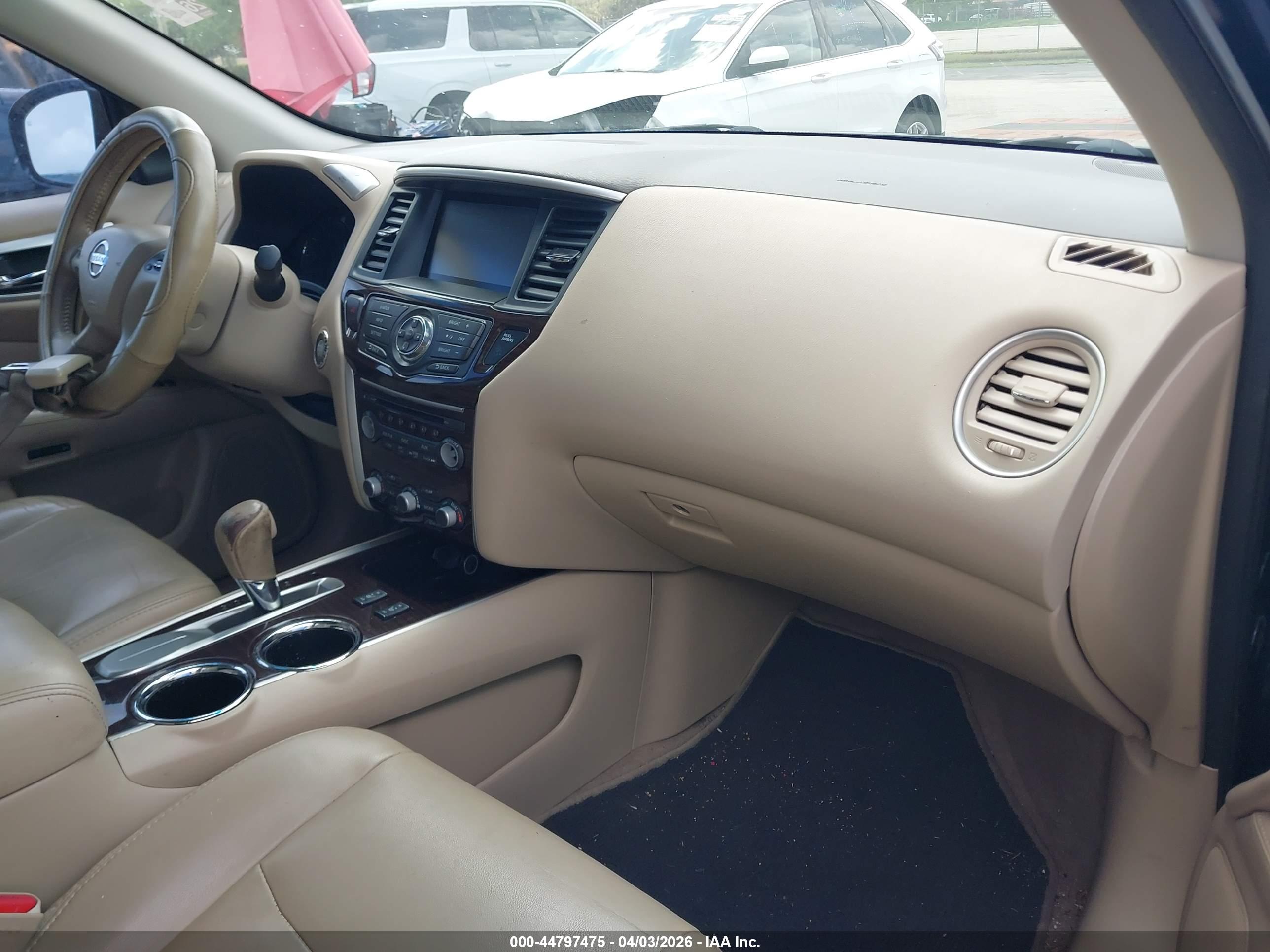 NISSAN PATHFINDER image 5