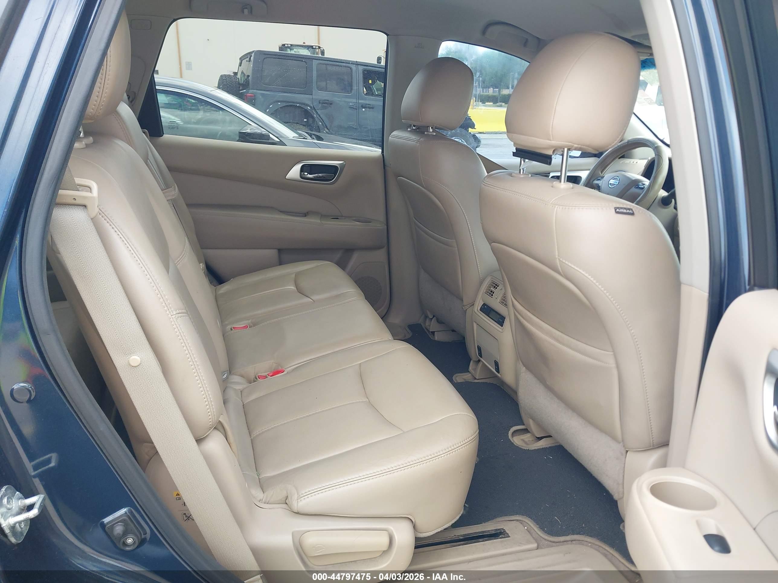 NISSAN PATHFINDER image 8