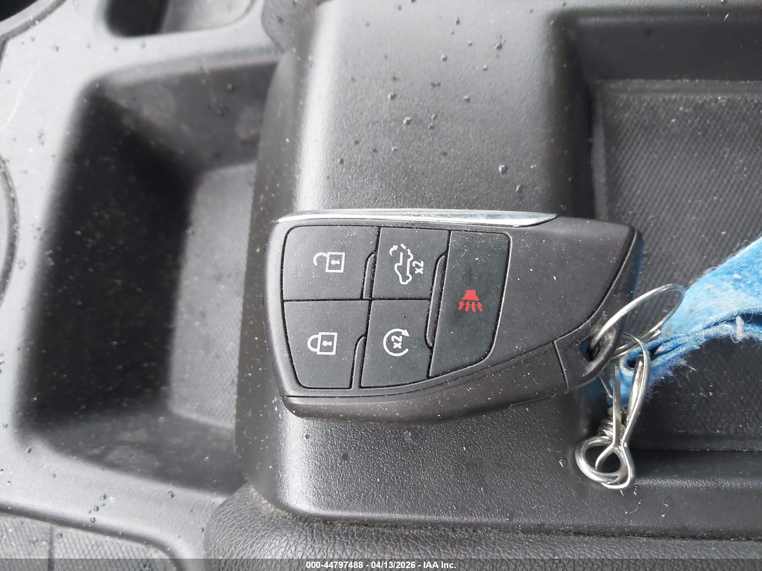 CHEVROLET SILVERADO image 11