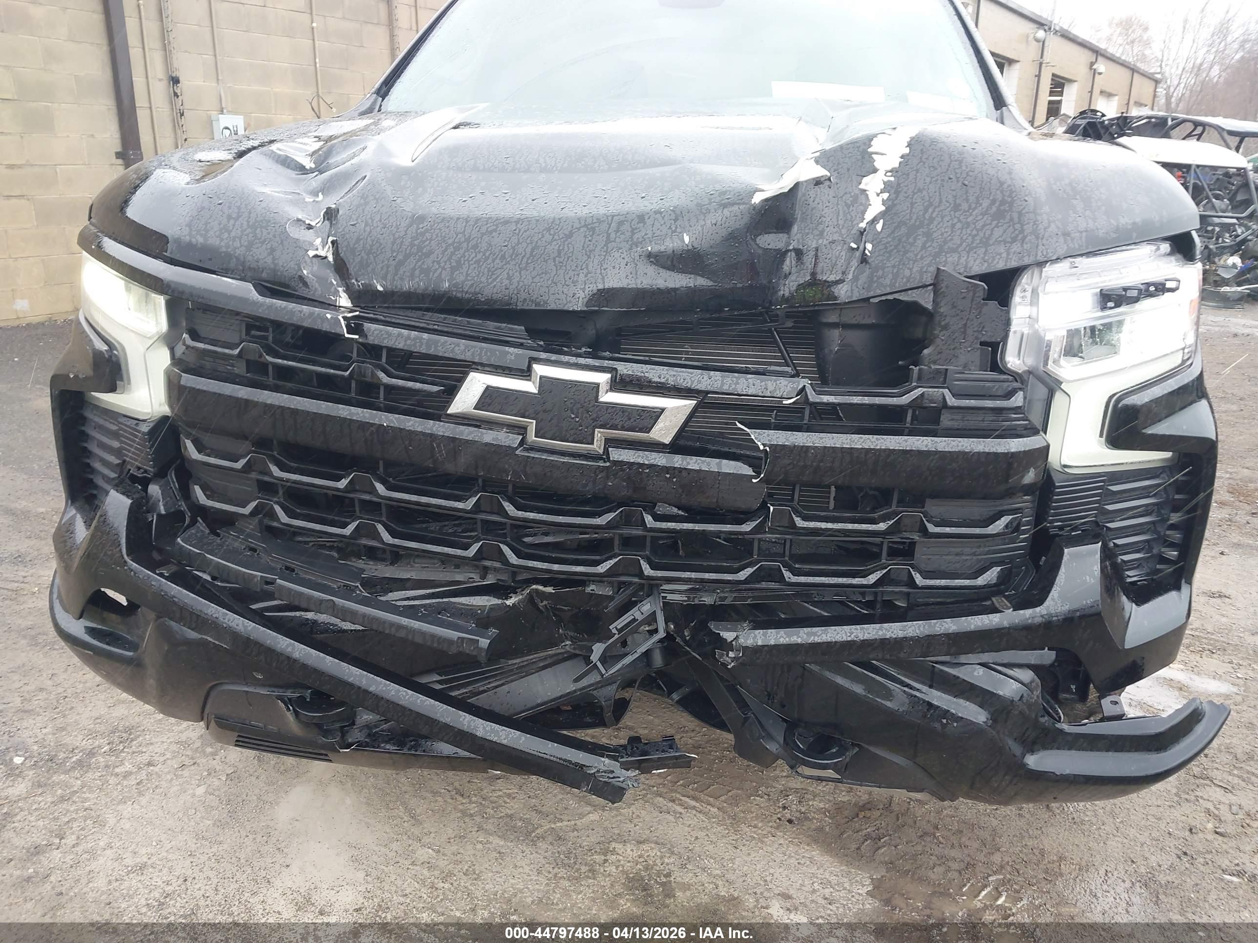 CHEVROLET SILVERADO image 6