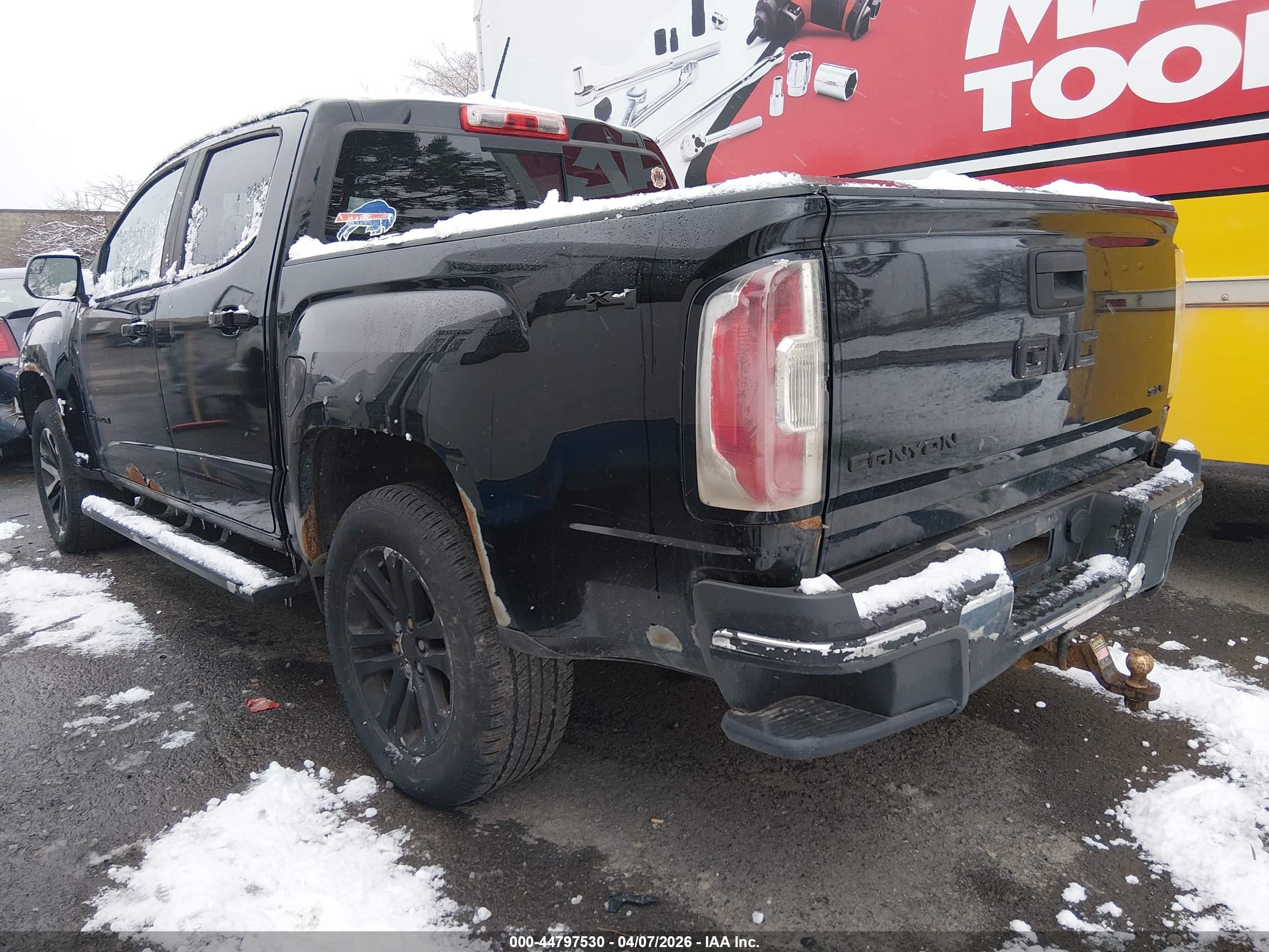 GMC CANYON image 3