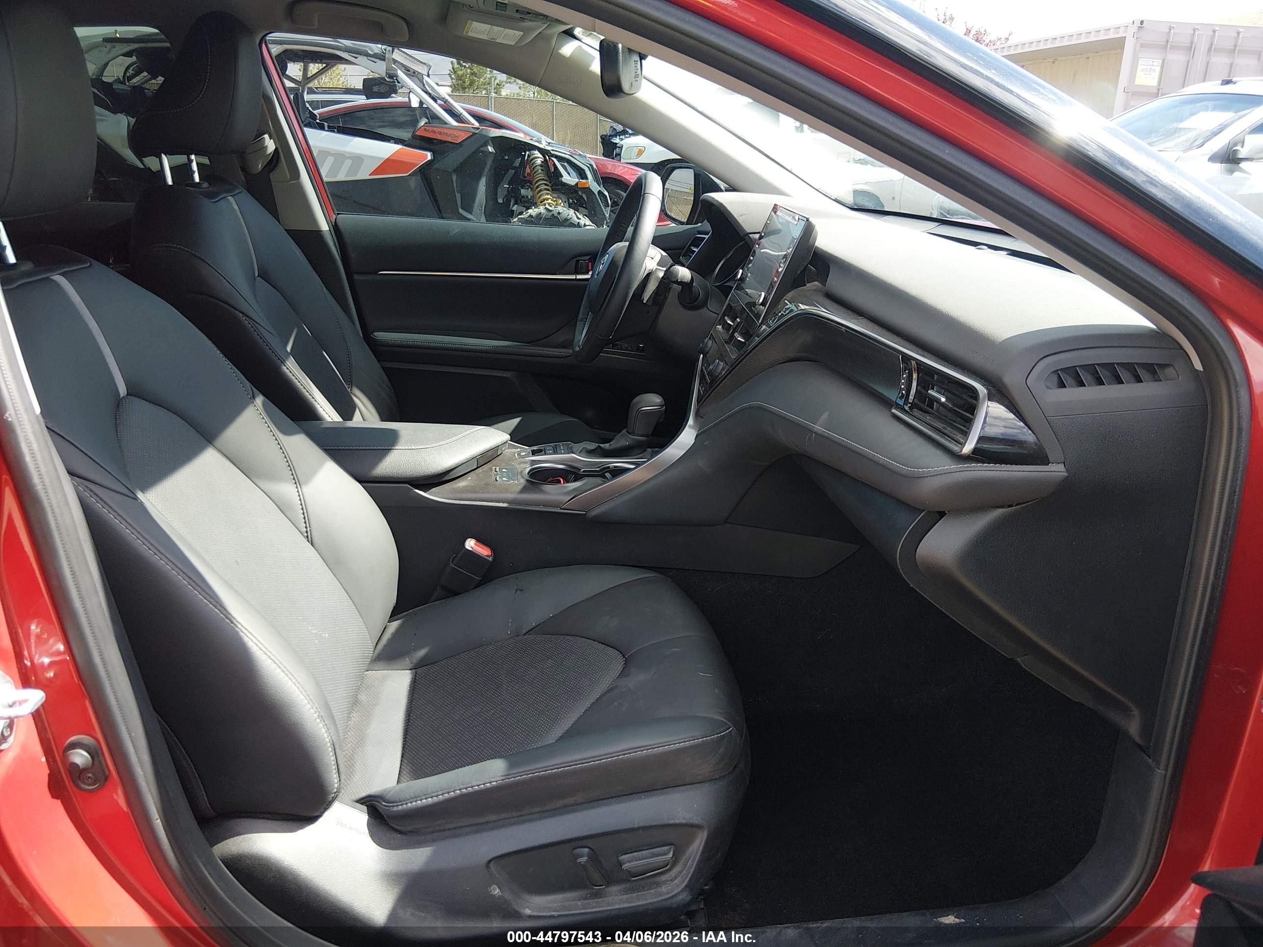 TOYOTA CAMRY image 5