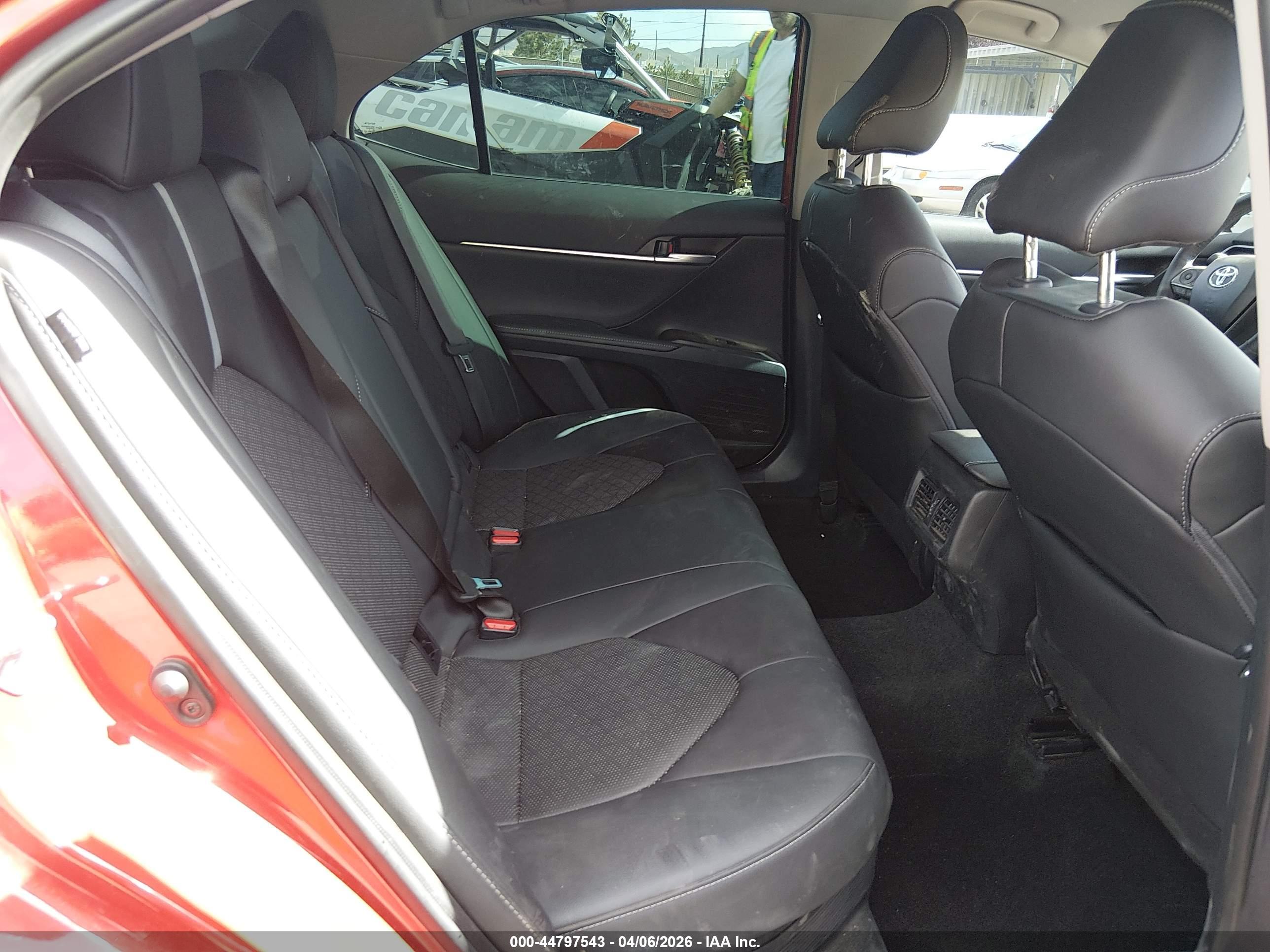 TOYOTA CAMRY image 8