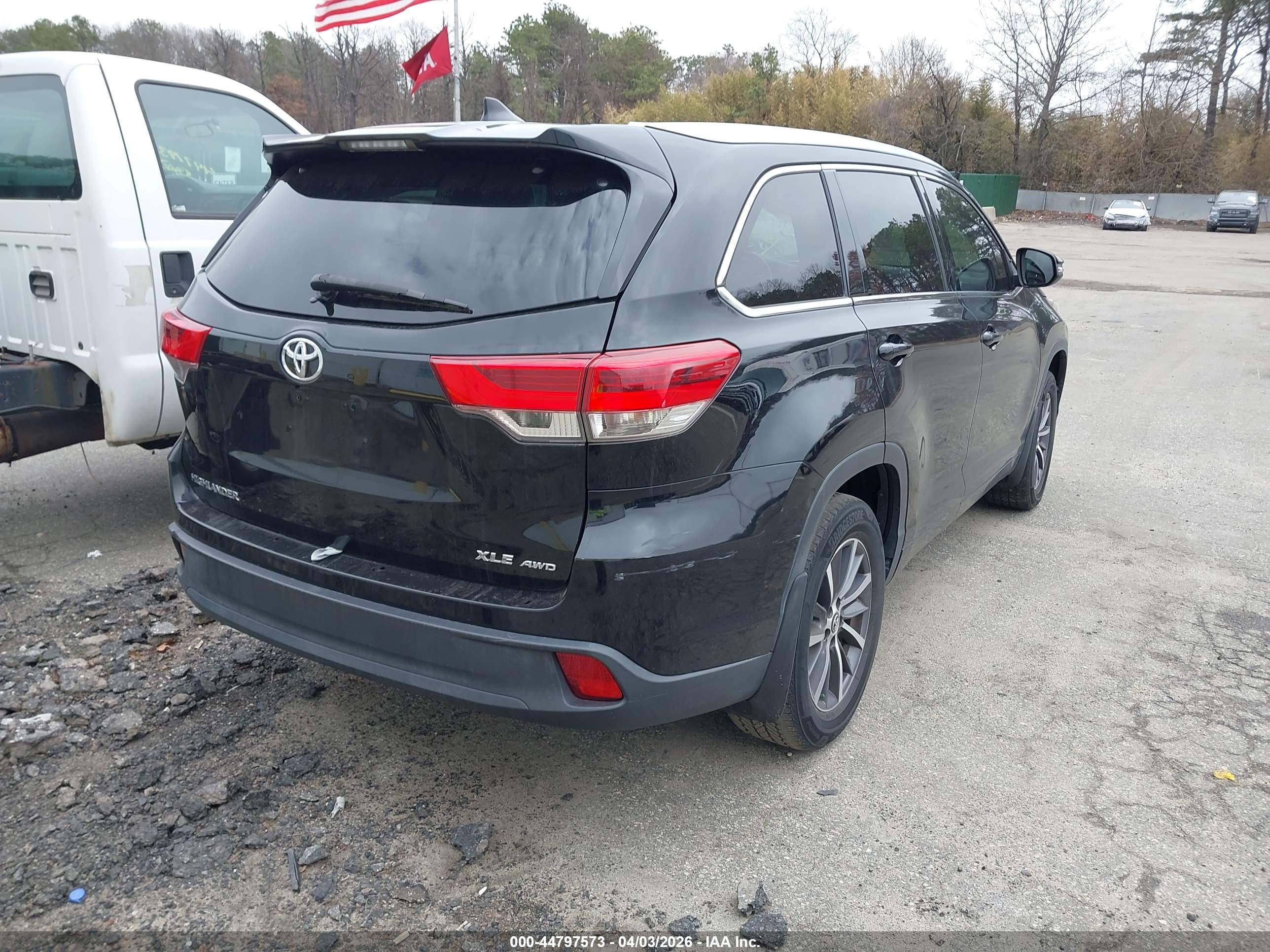 TOYOTA HIGHLANDER image 4