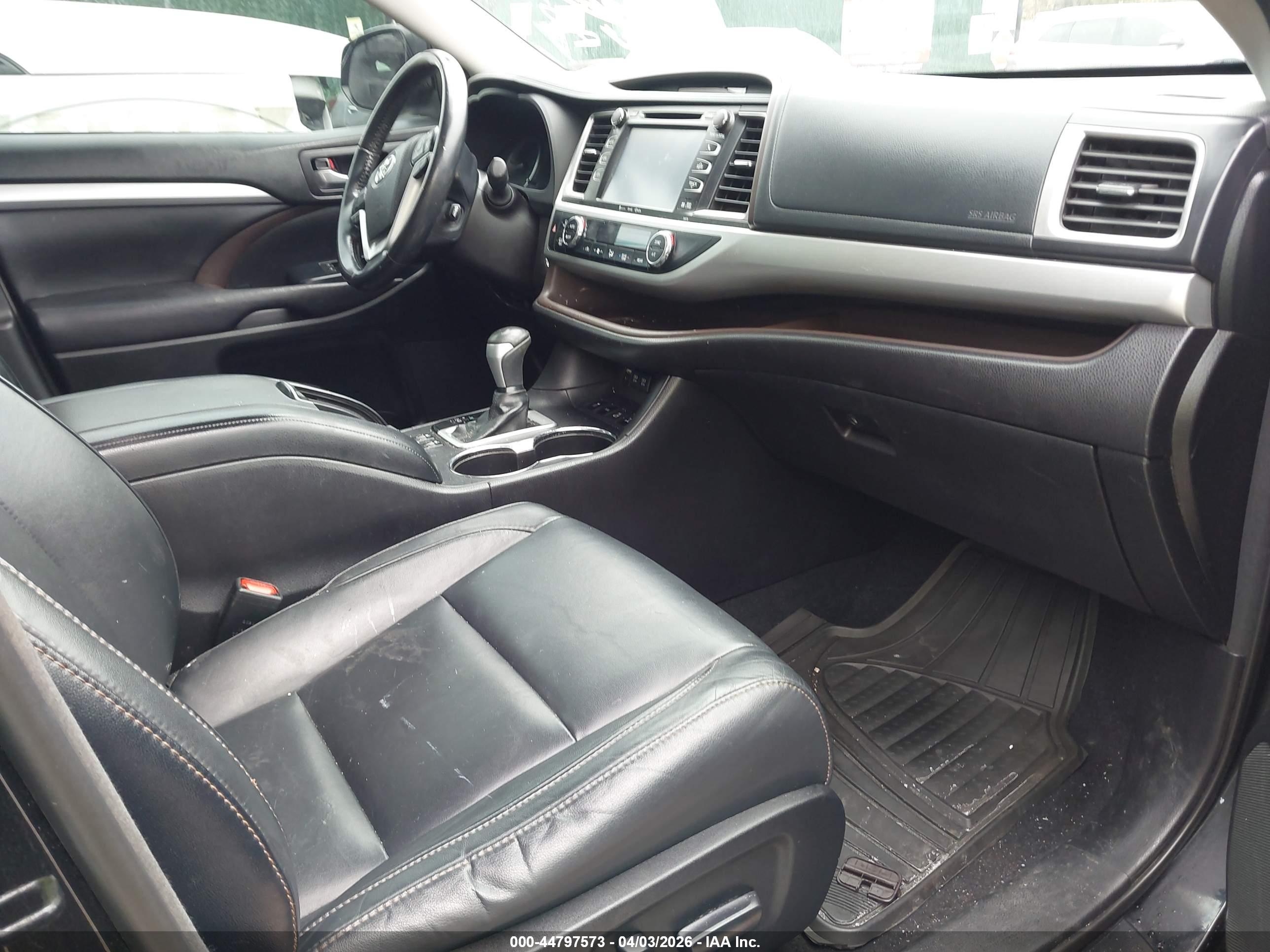 TOYOTA HIGHLANDER image 5
