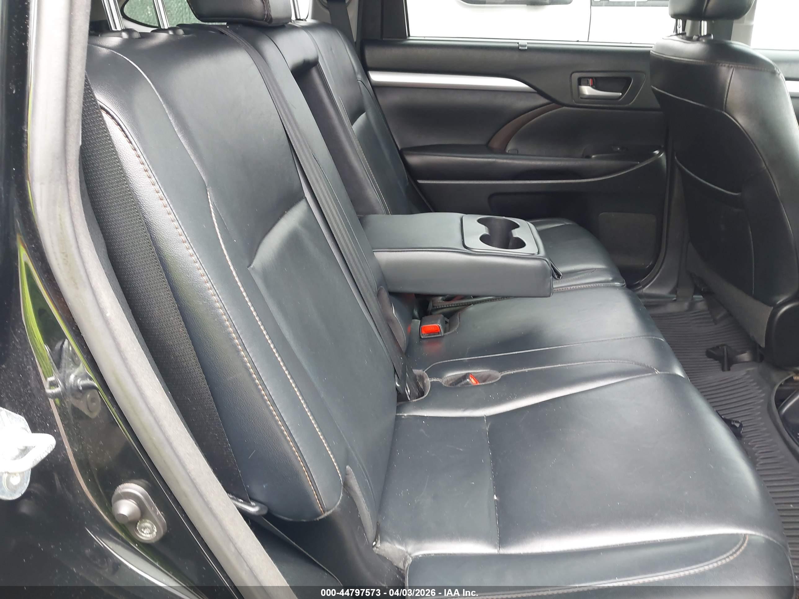 TOYOTA HIGHLANDER image 8